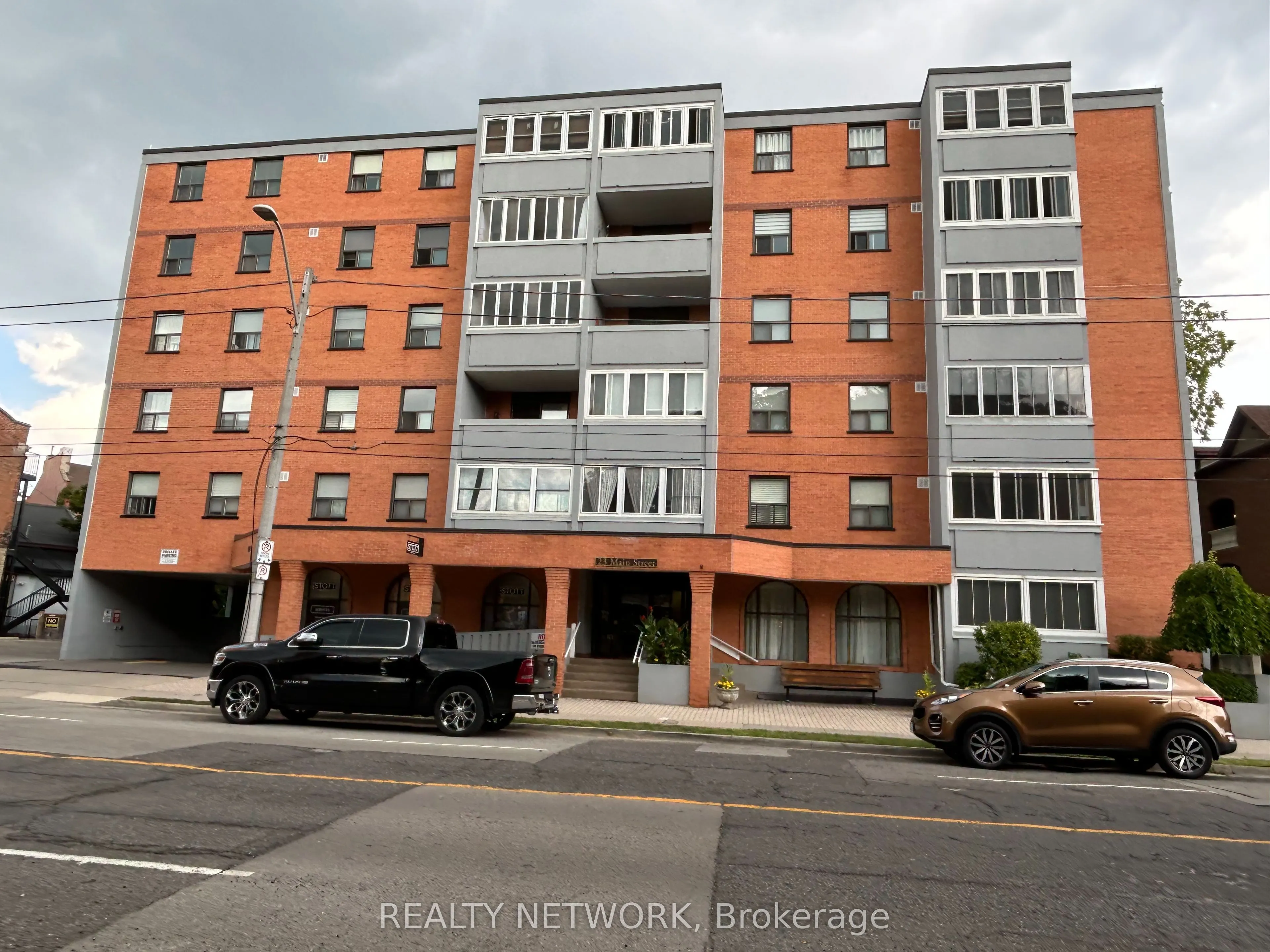 23 Main Street, #302
