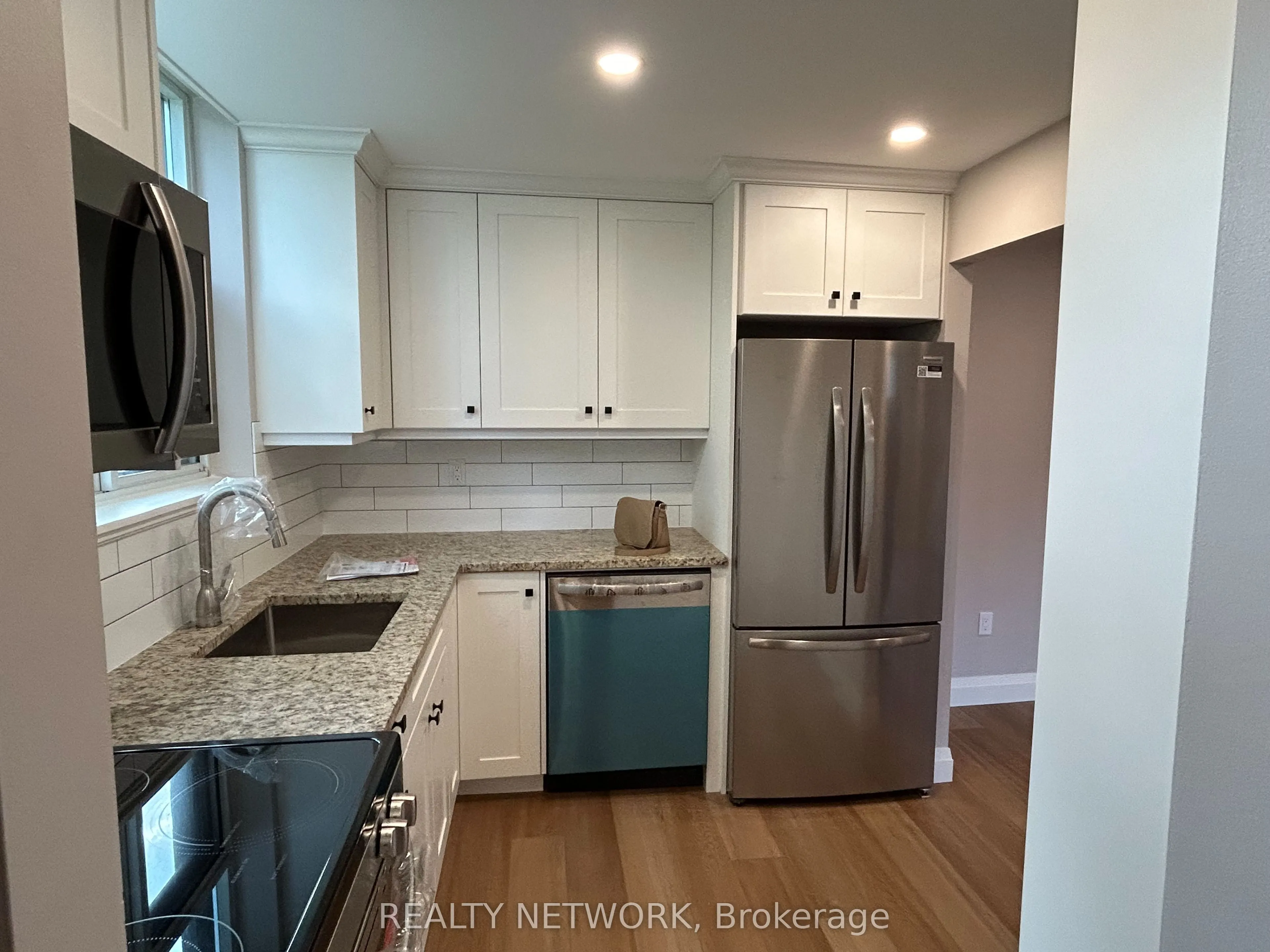 23 Main Street, #302