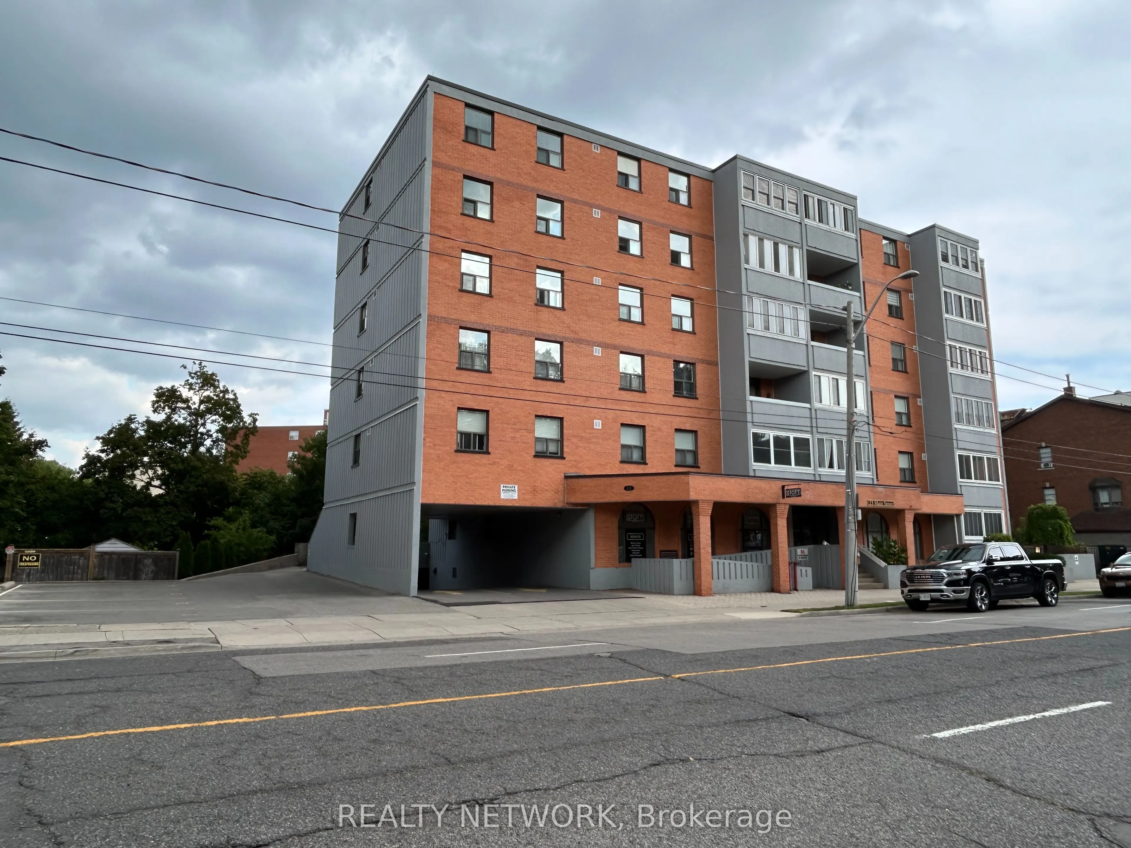23 Main Street, #302