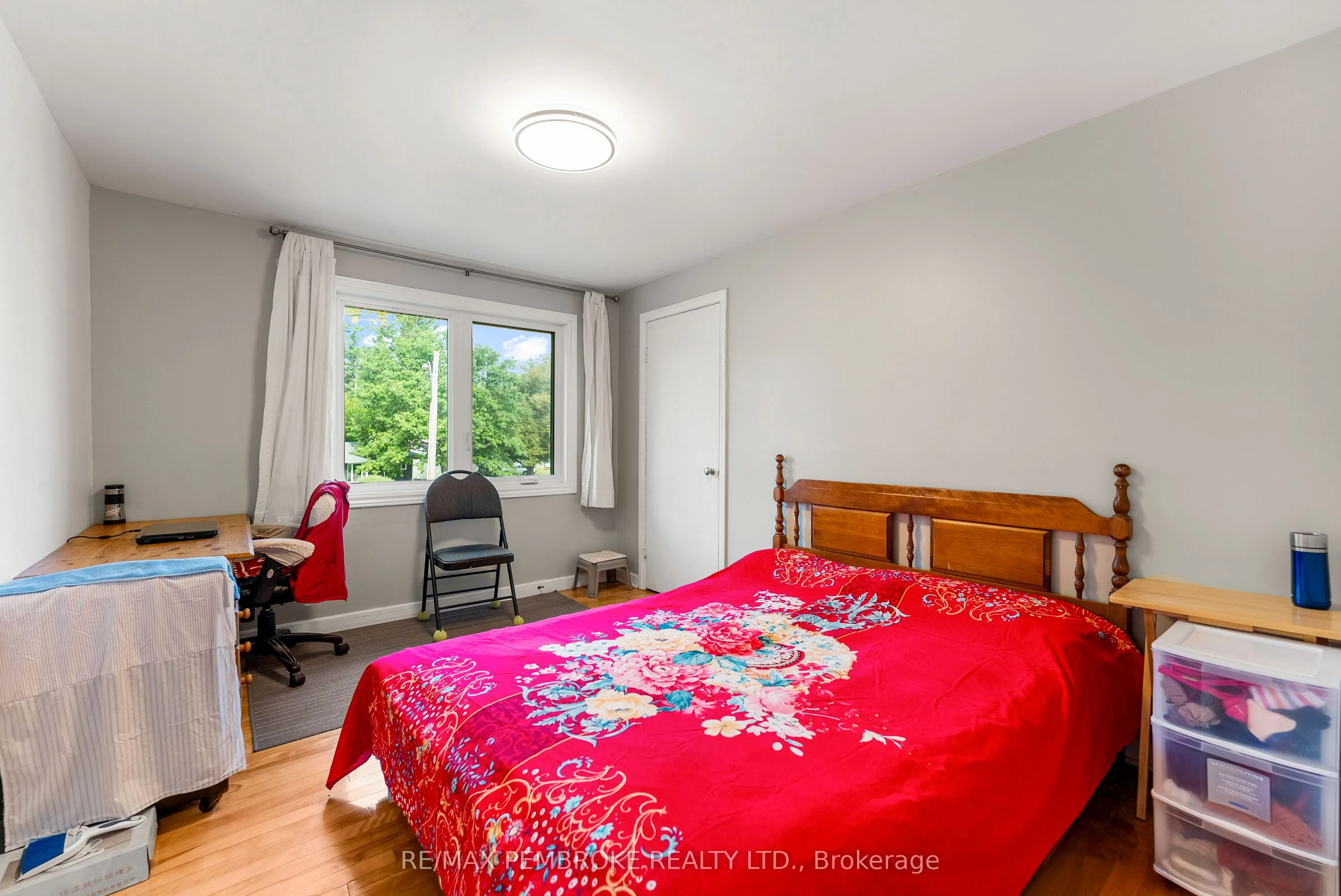 11 Frontenac Crescent