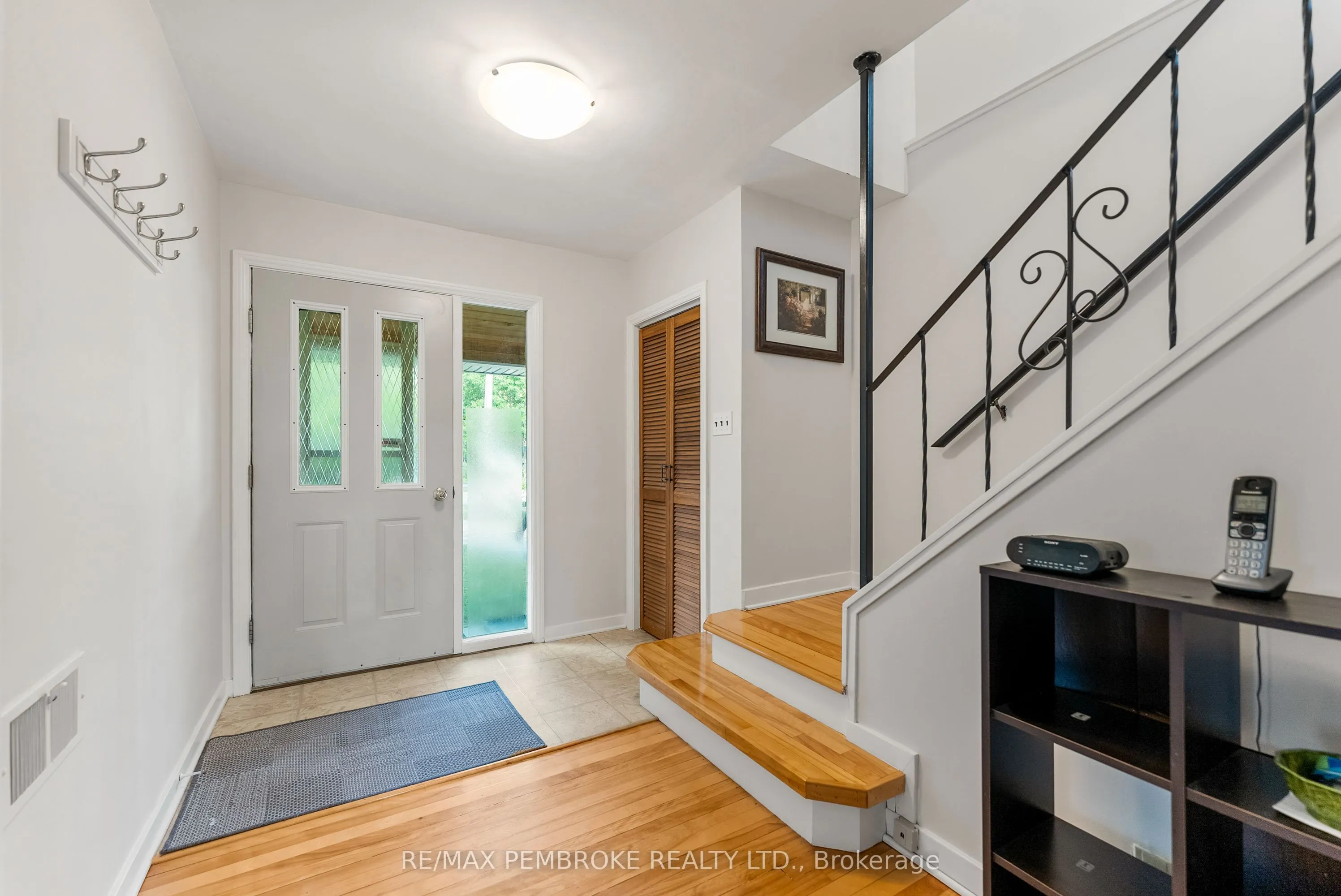 11 Frontenac Crescent
