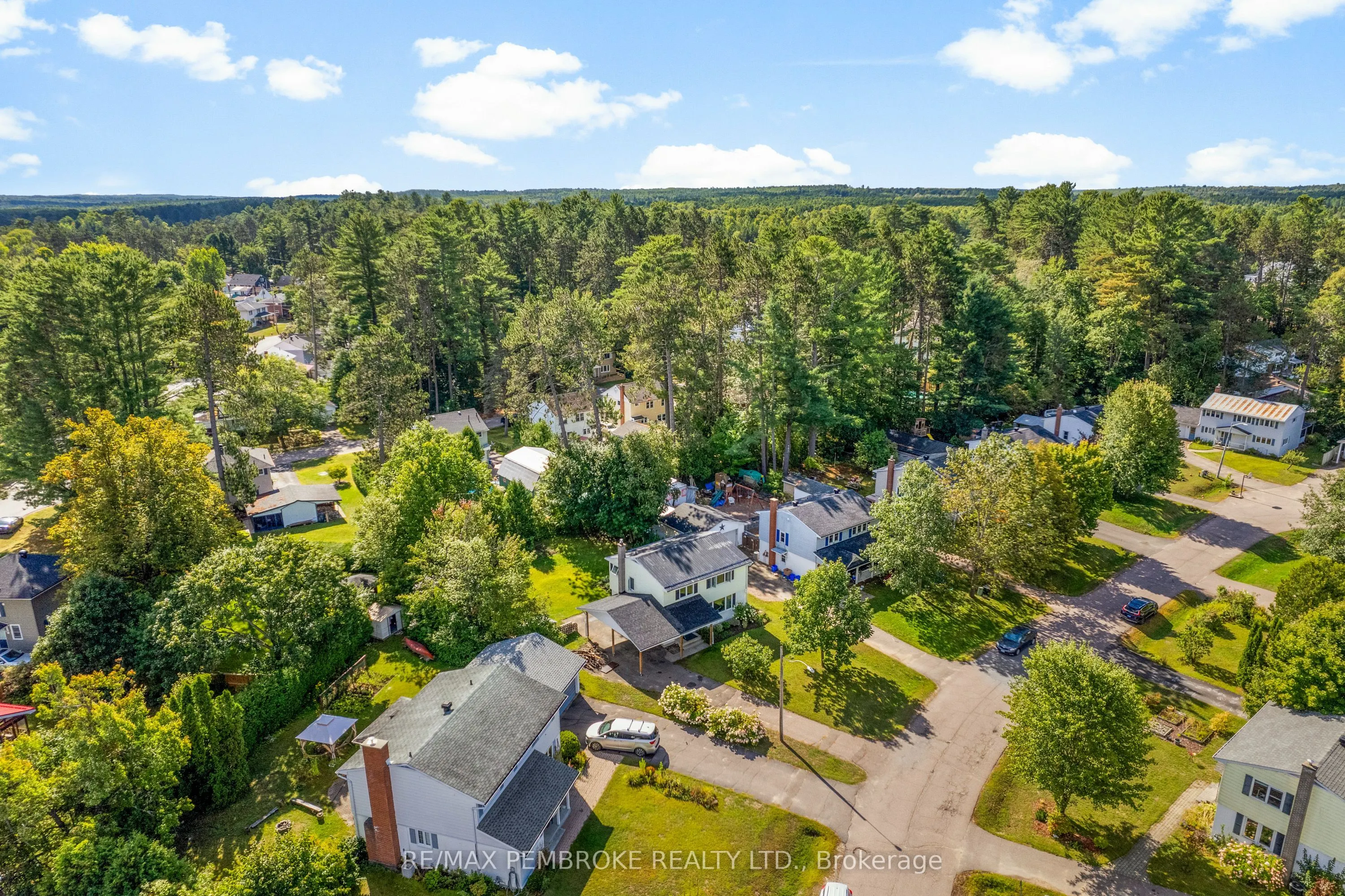 11 Frontenac Crescent