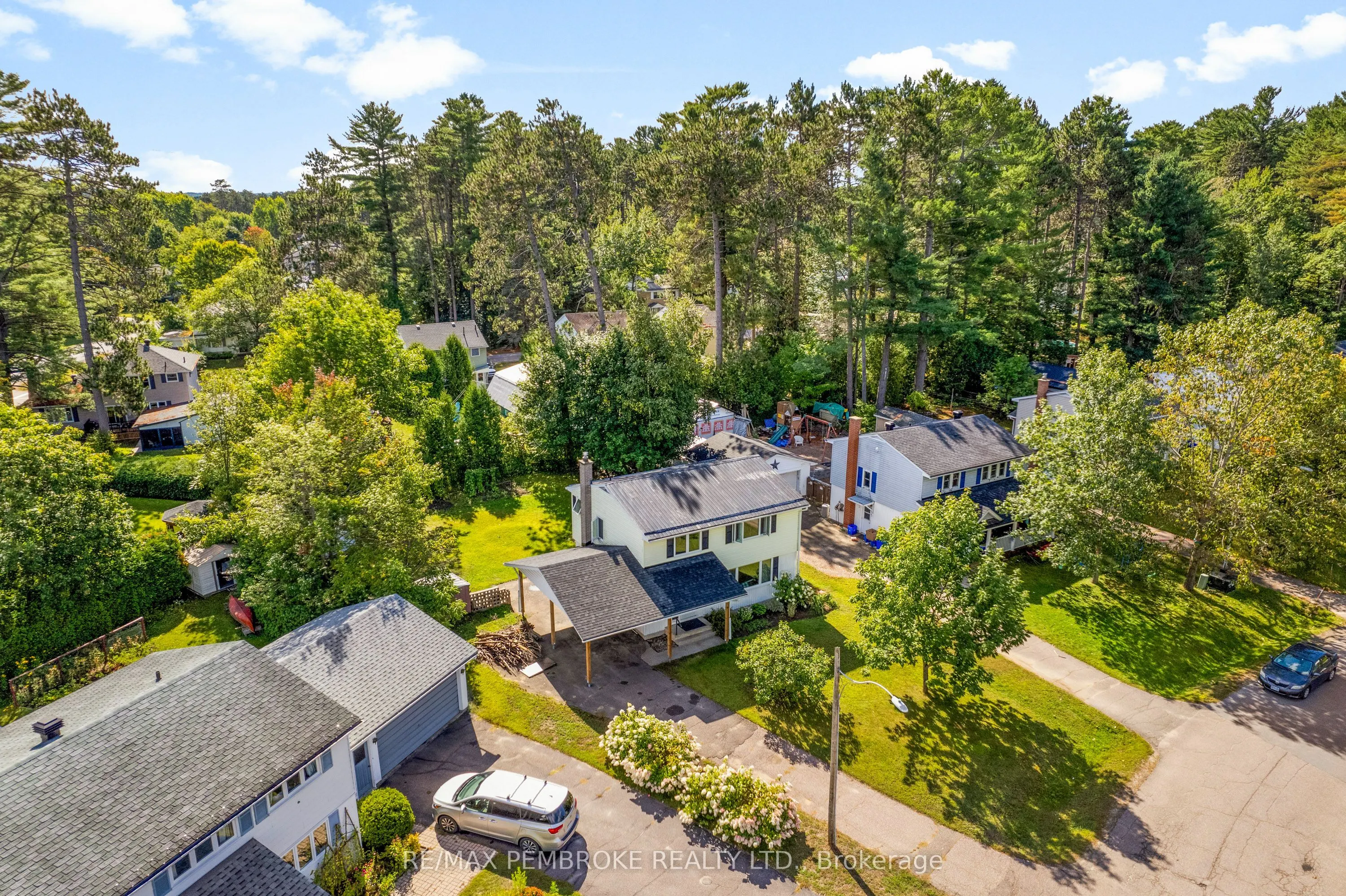 11 Frontenac Crescent