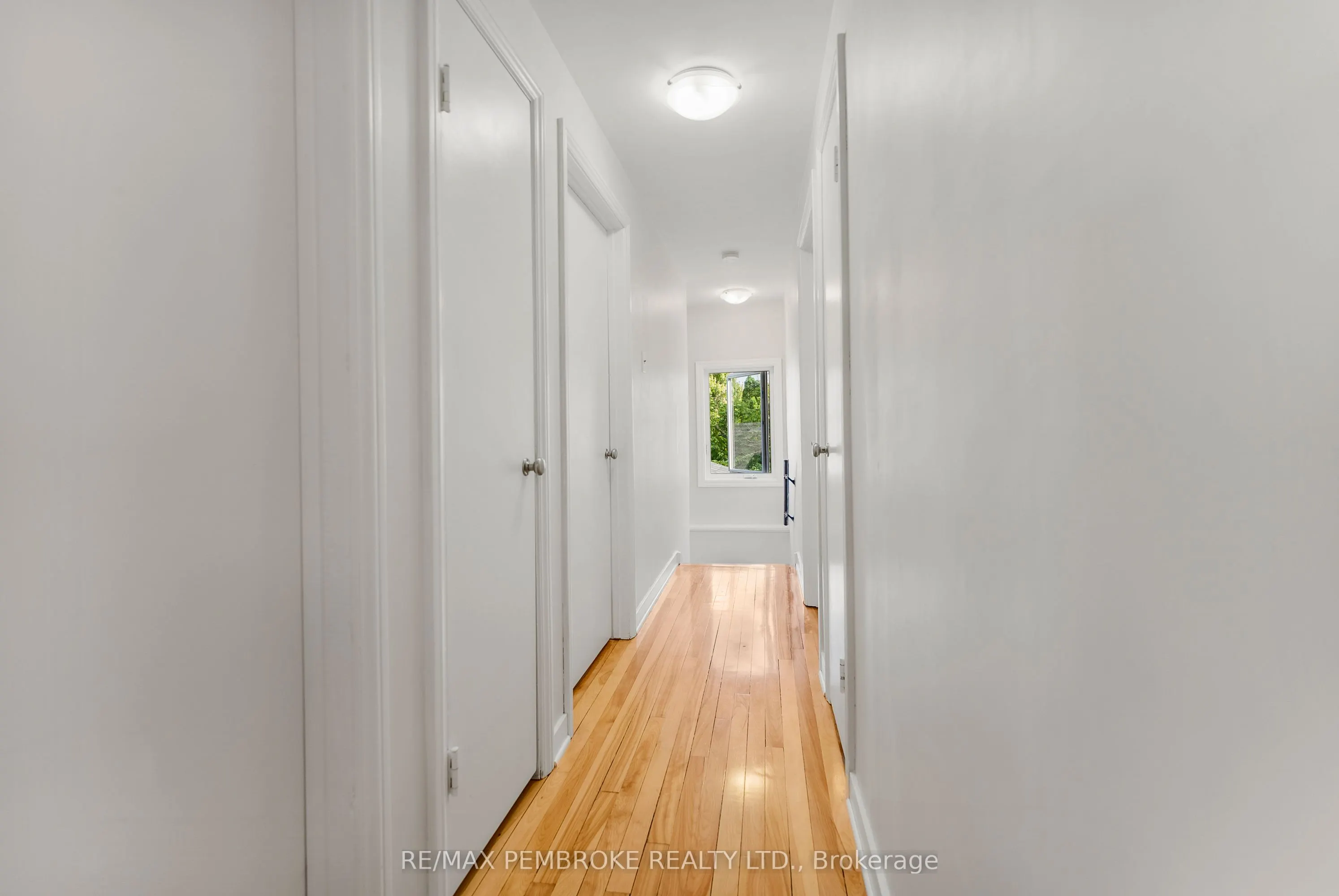 11 Frontenac Crescent