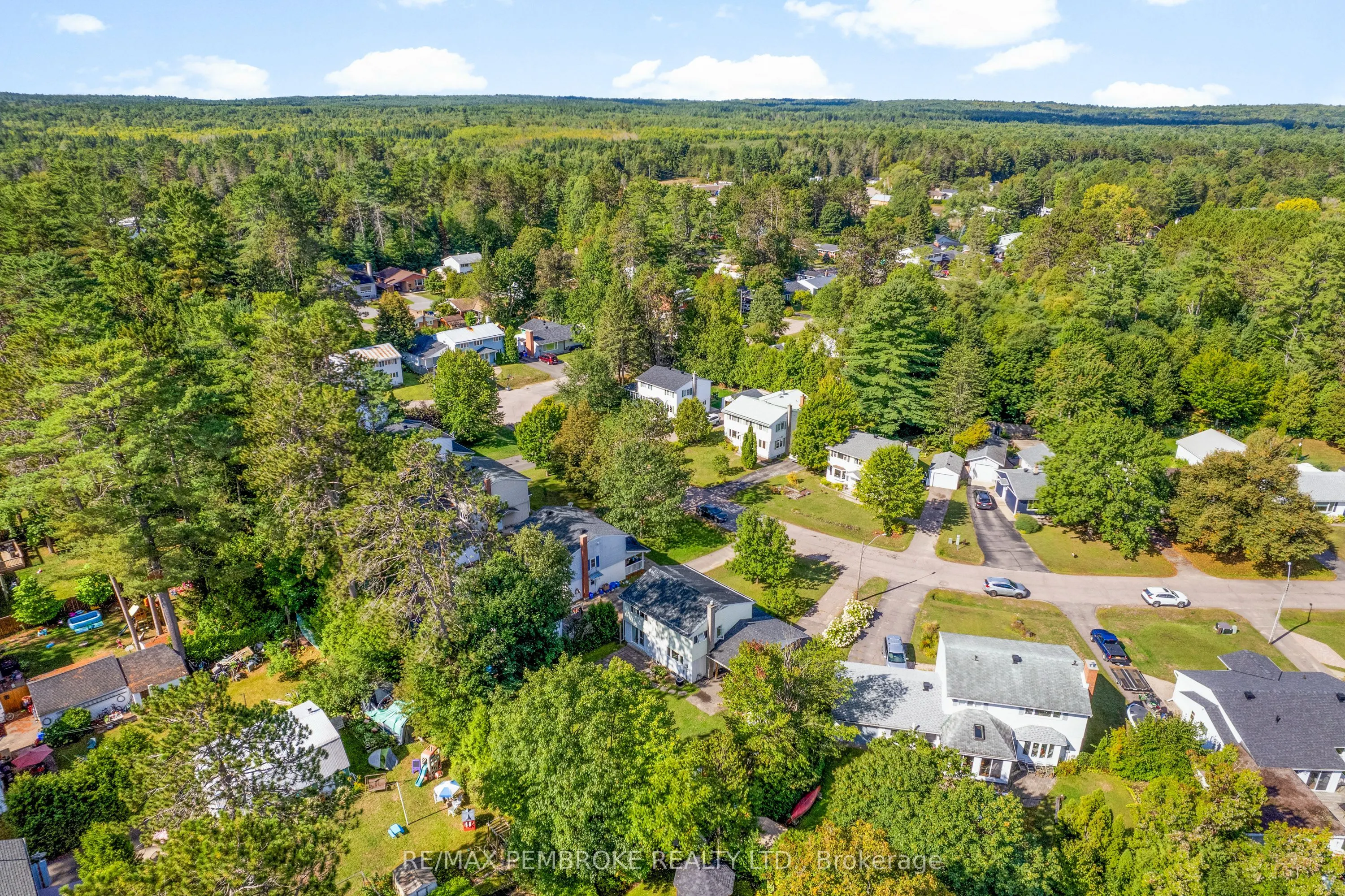 11 Frontenac Crescent