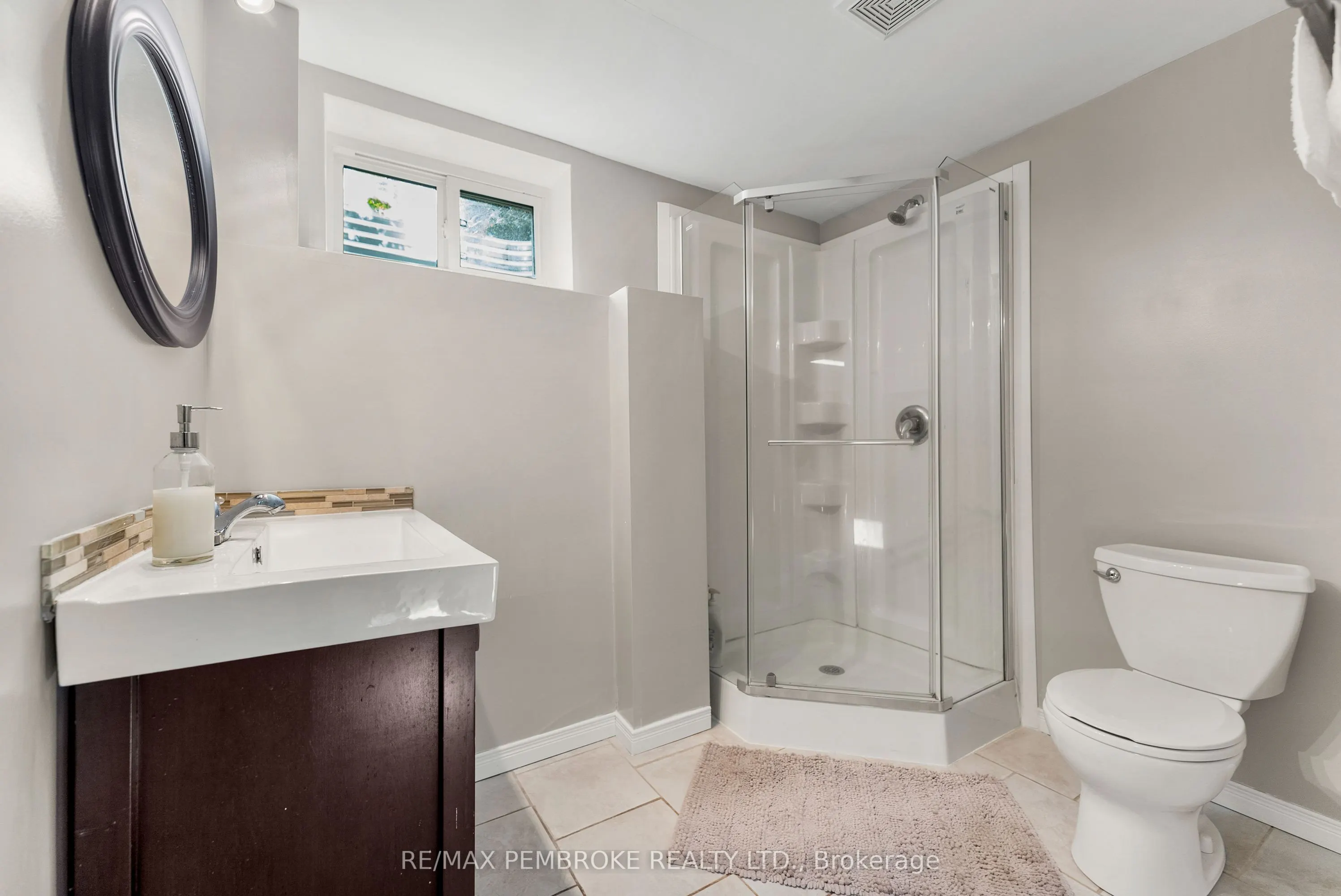 11 Frontenac Crescent