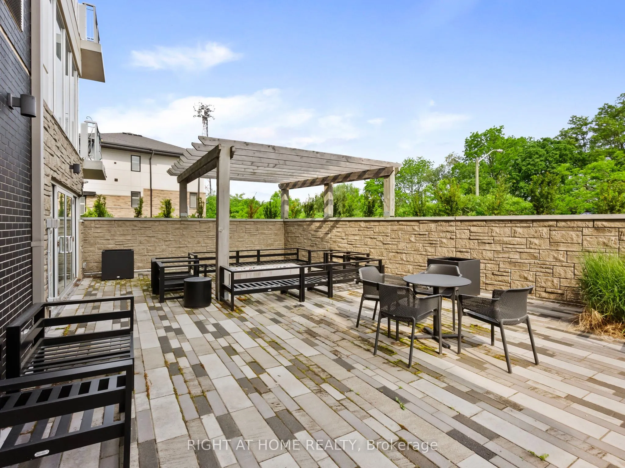 16 Markle Crescent, #503
