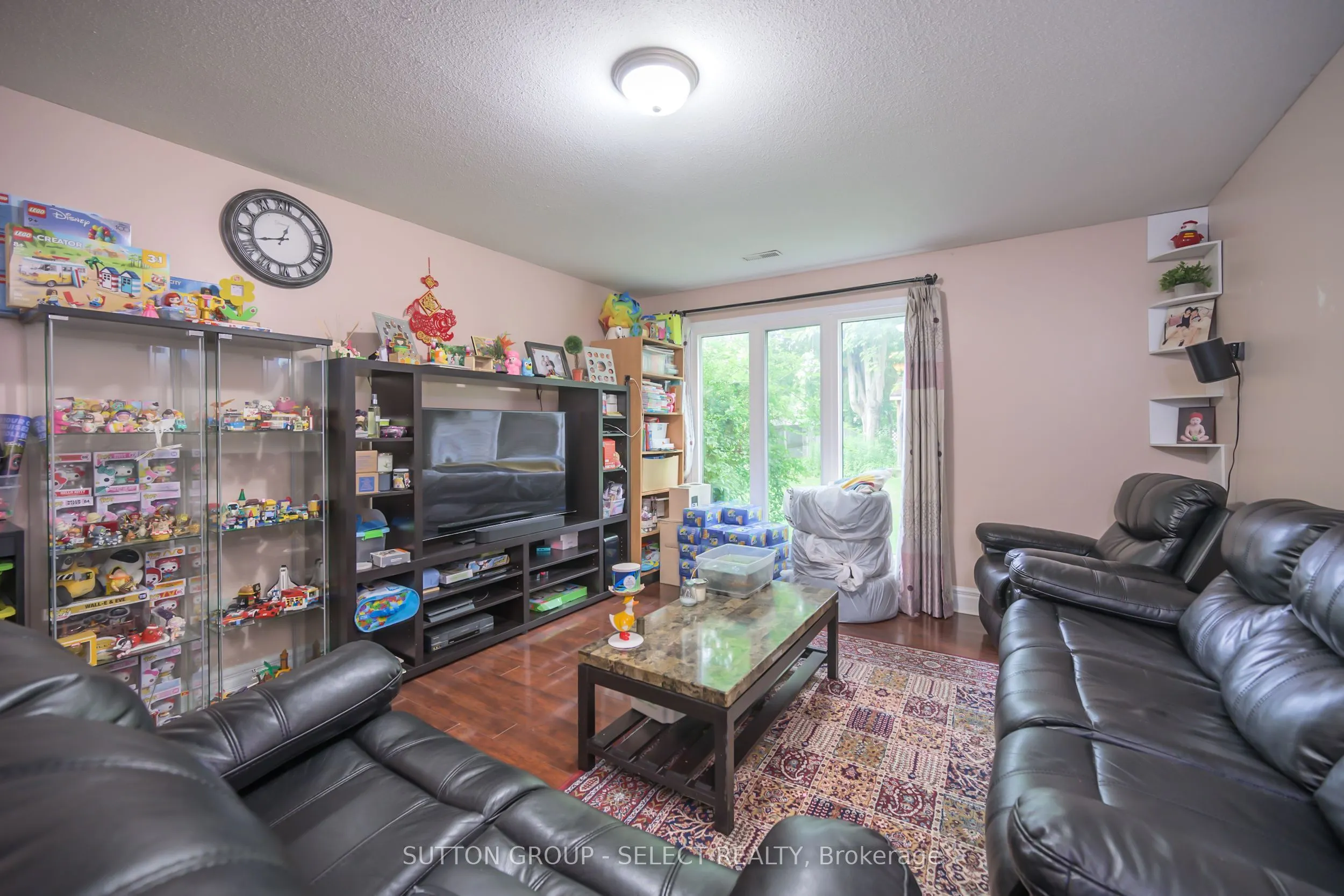 257 Edgehill Crescent