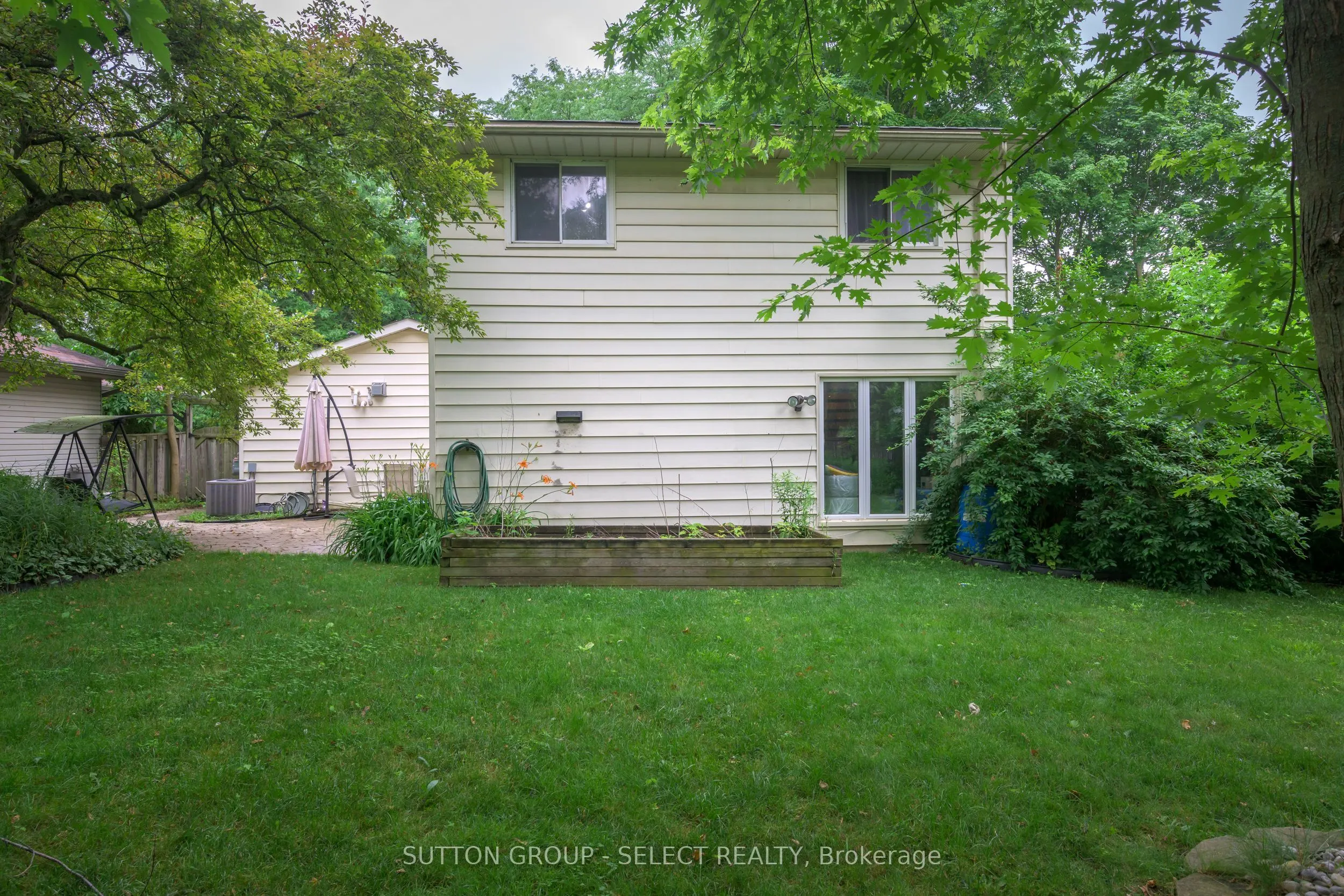 257 Edgehill Crescent
