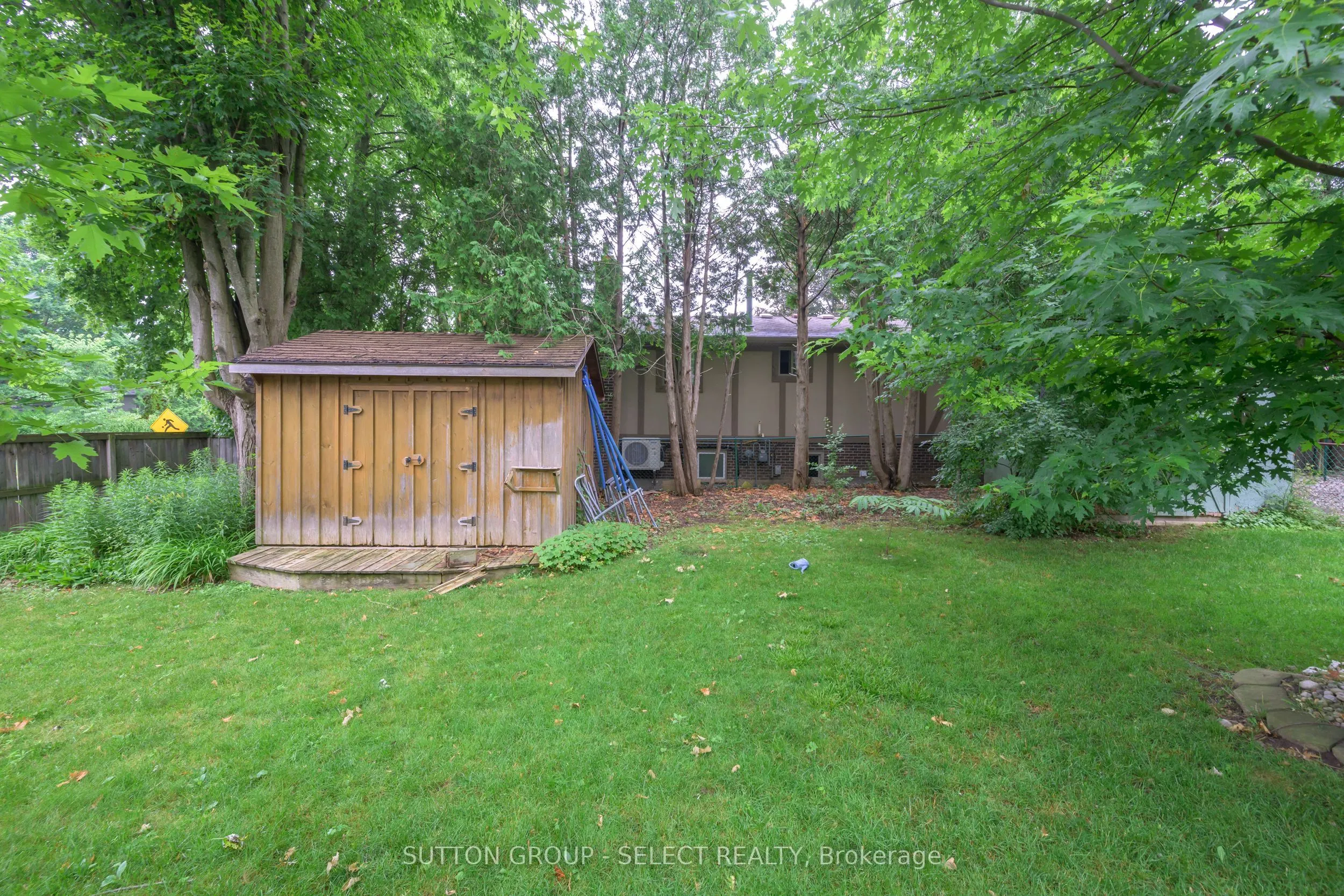 257 Edgehill Crescent