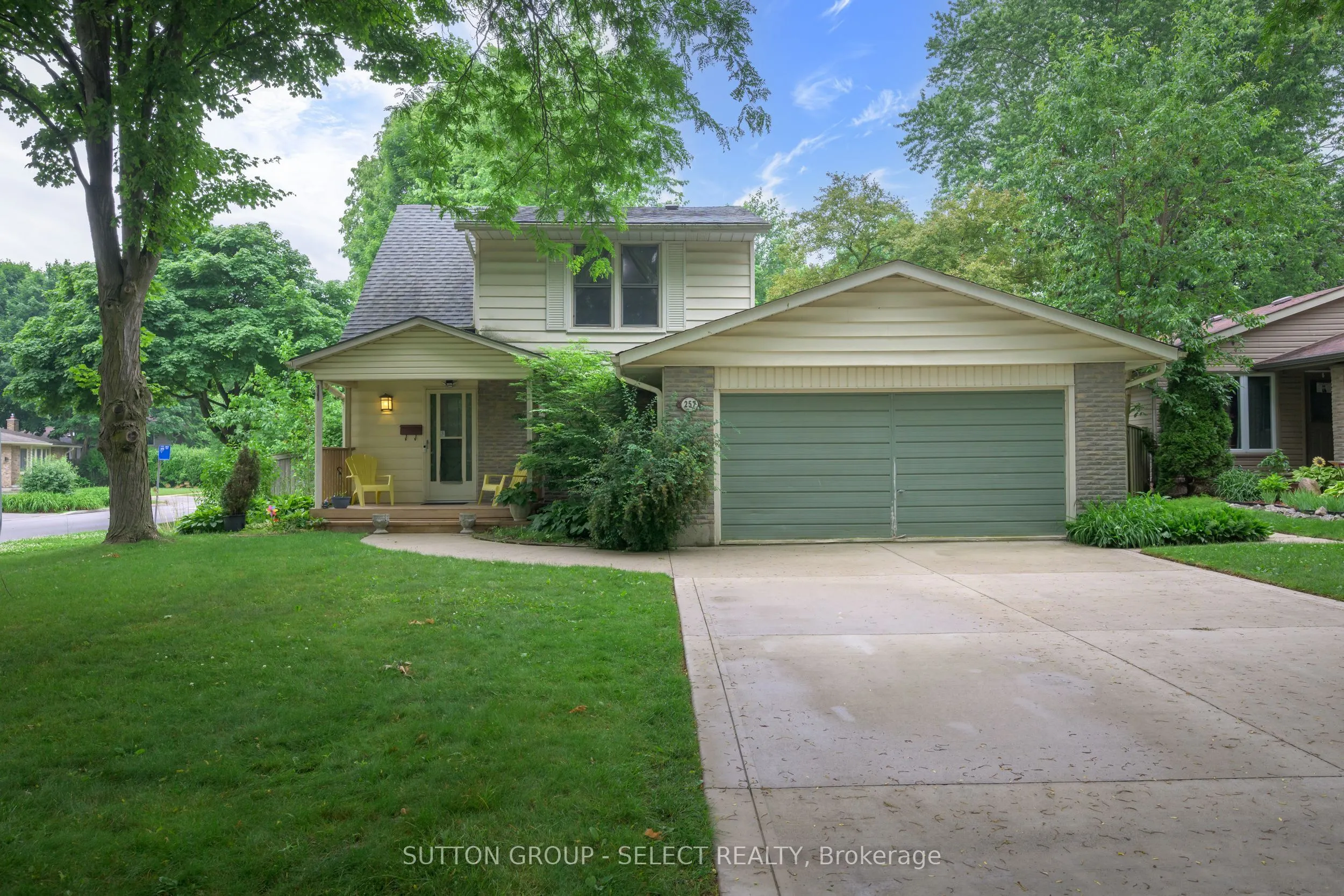 257 Edgehill Crescent