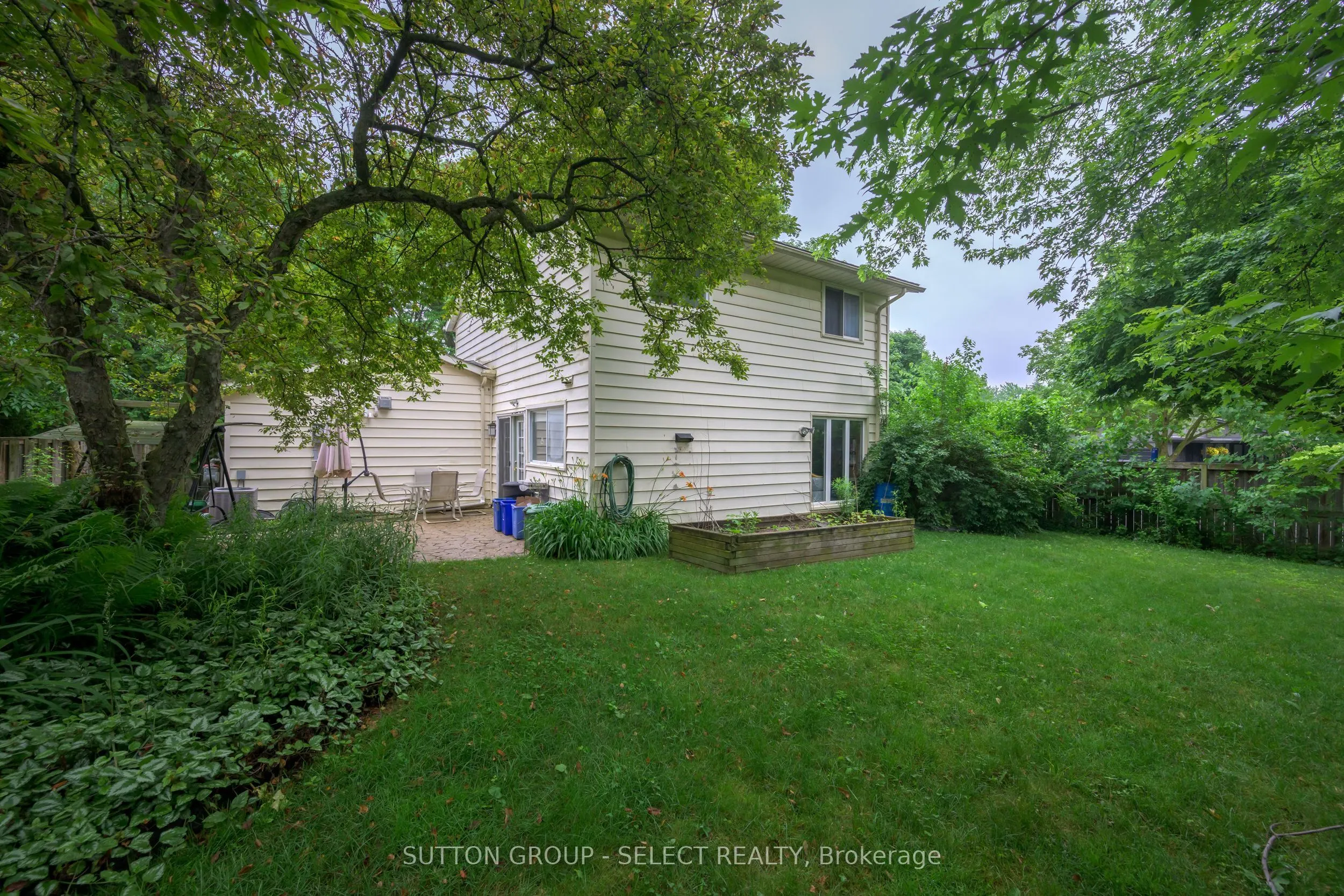 257 Edgehill Crescent