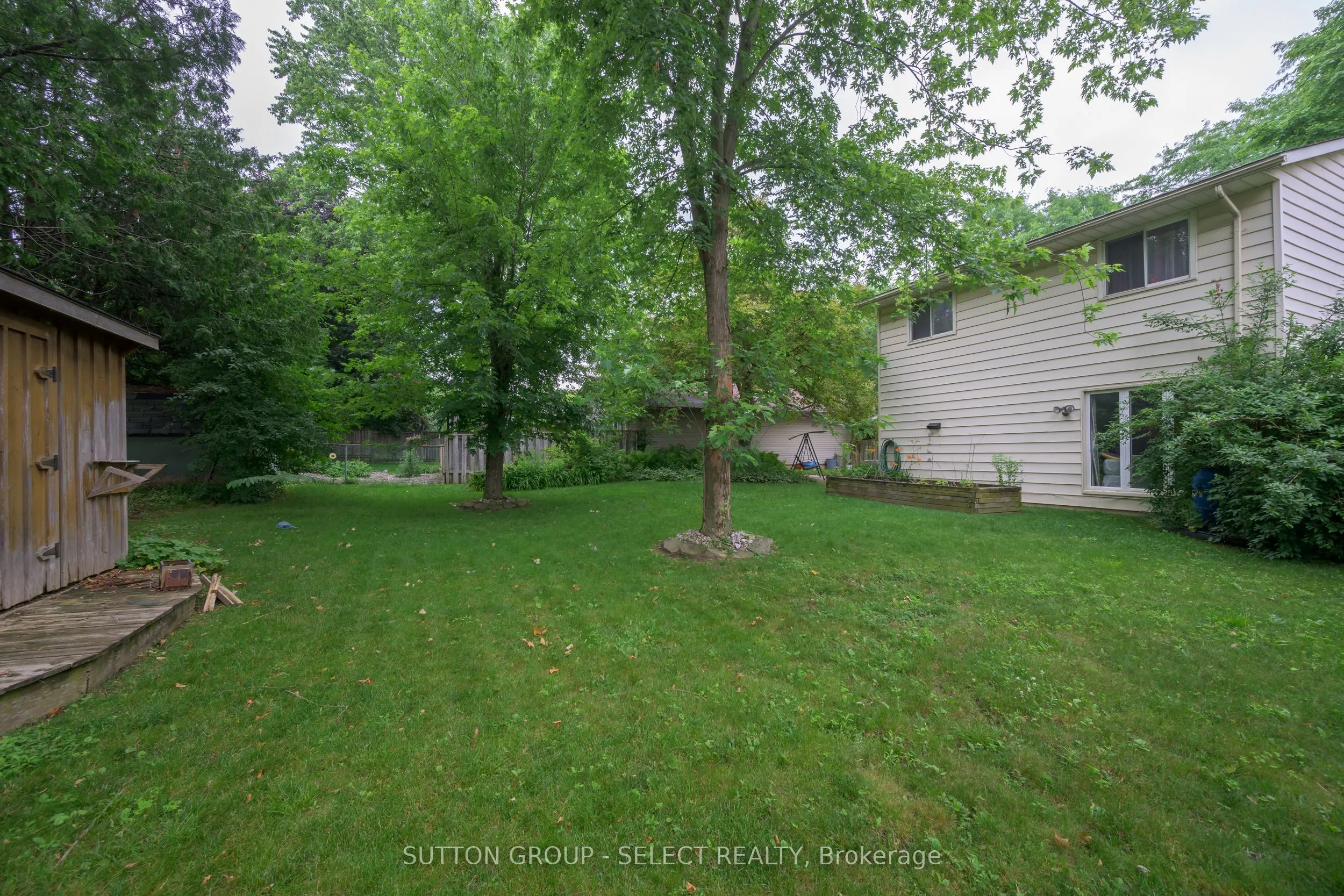 257 Edgehill Crescent