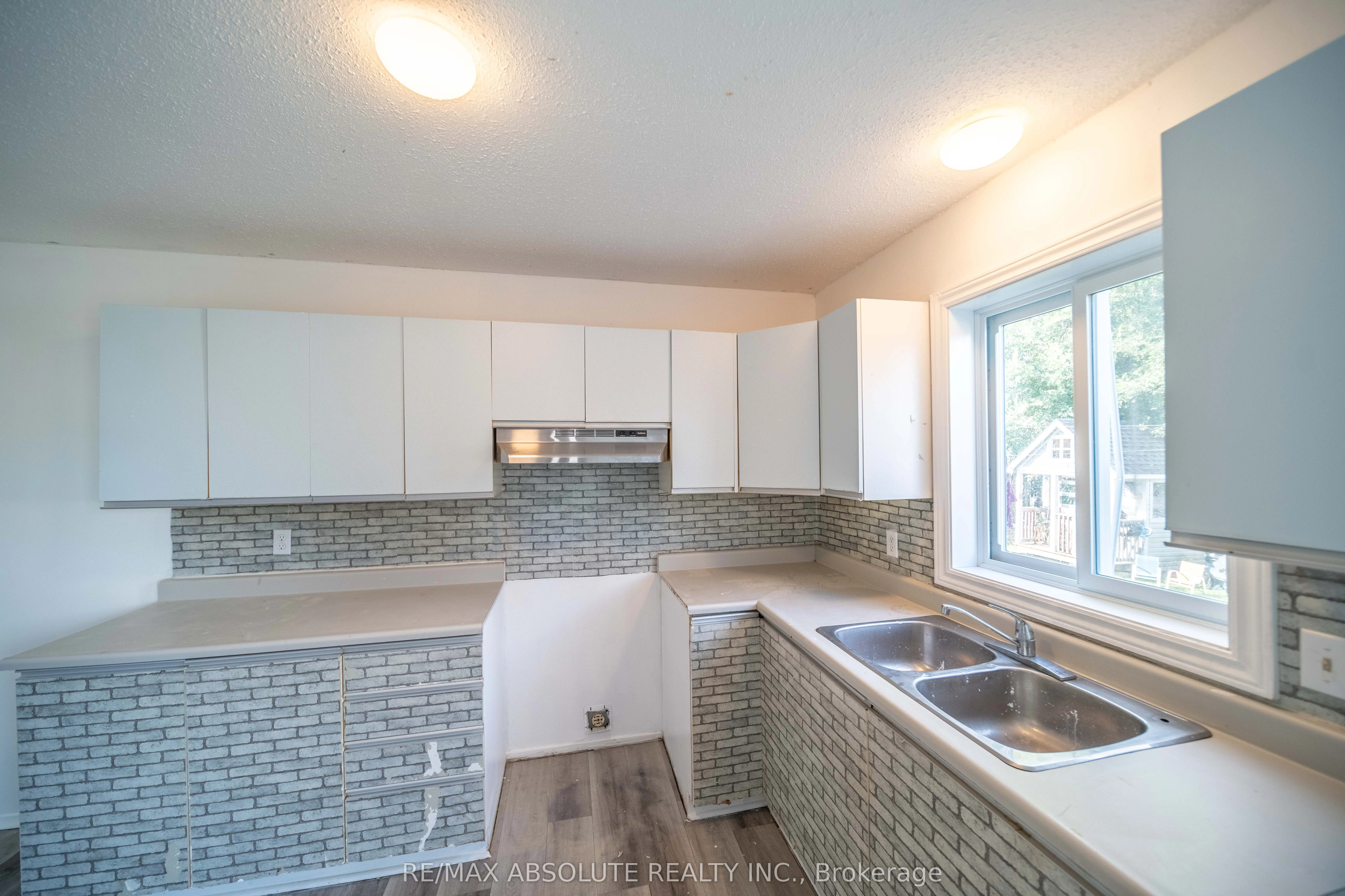 294 Therese Avenue