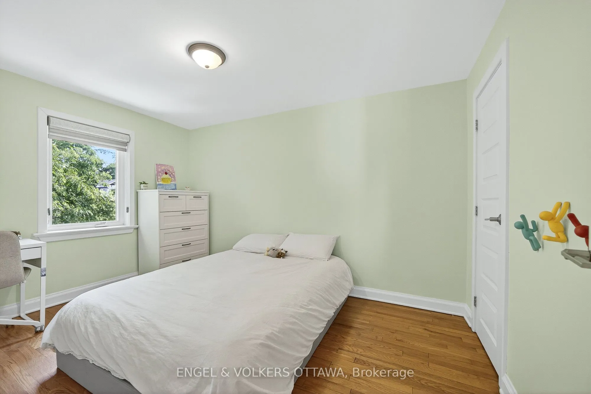 557 Roosevelt Avenue