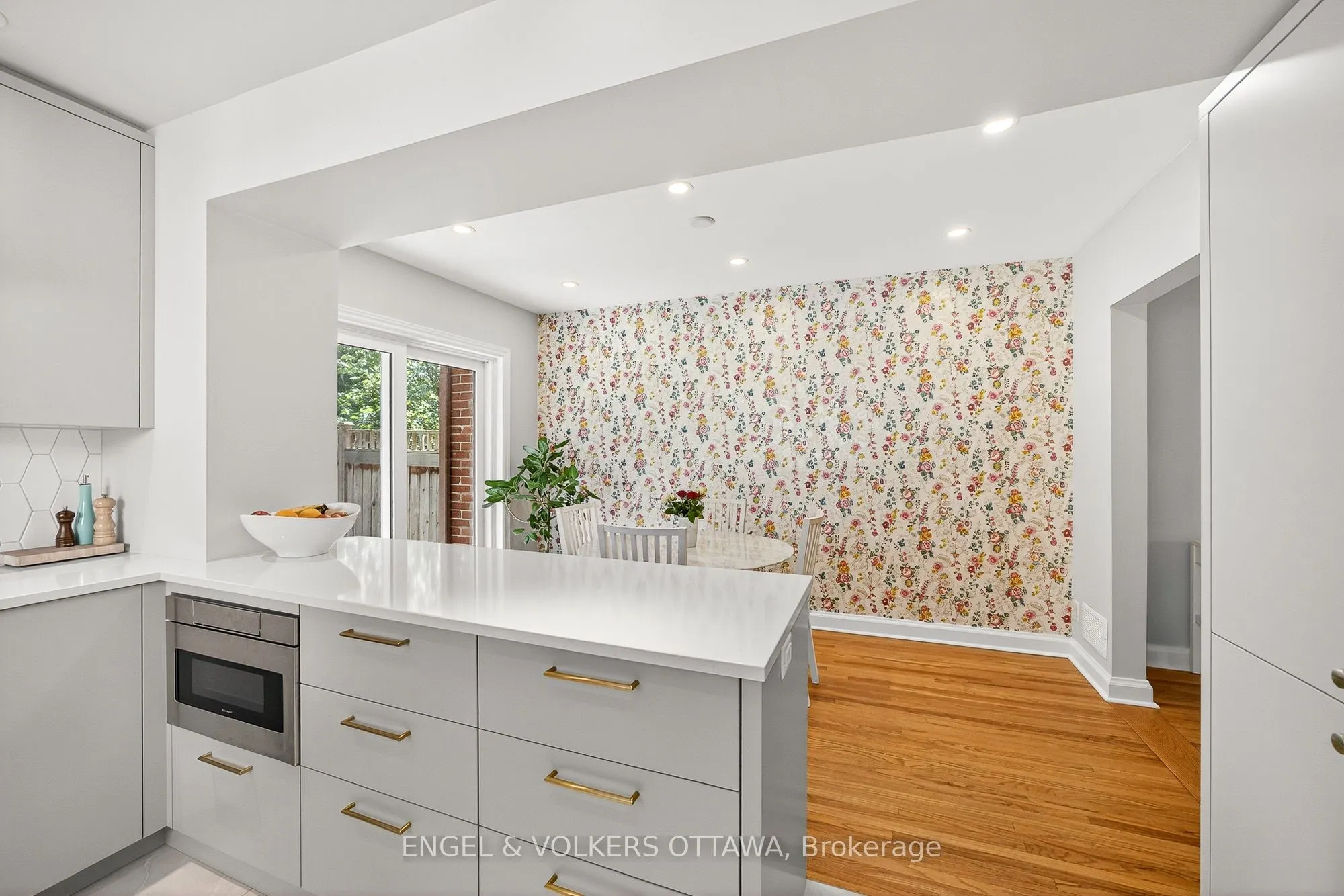 557 Roosevelt Avenue