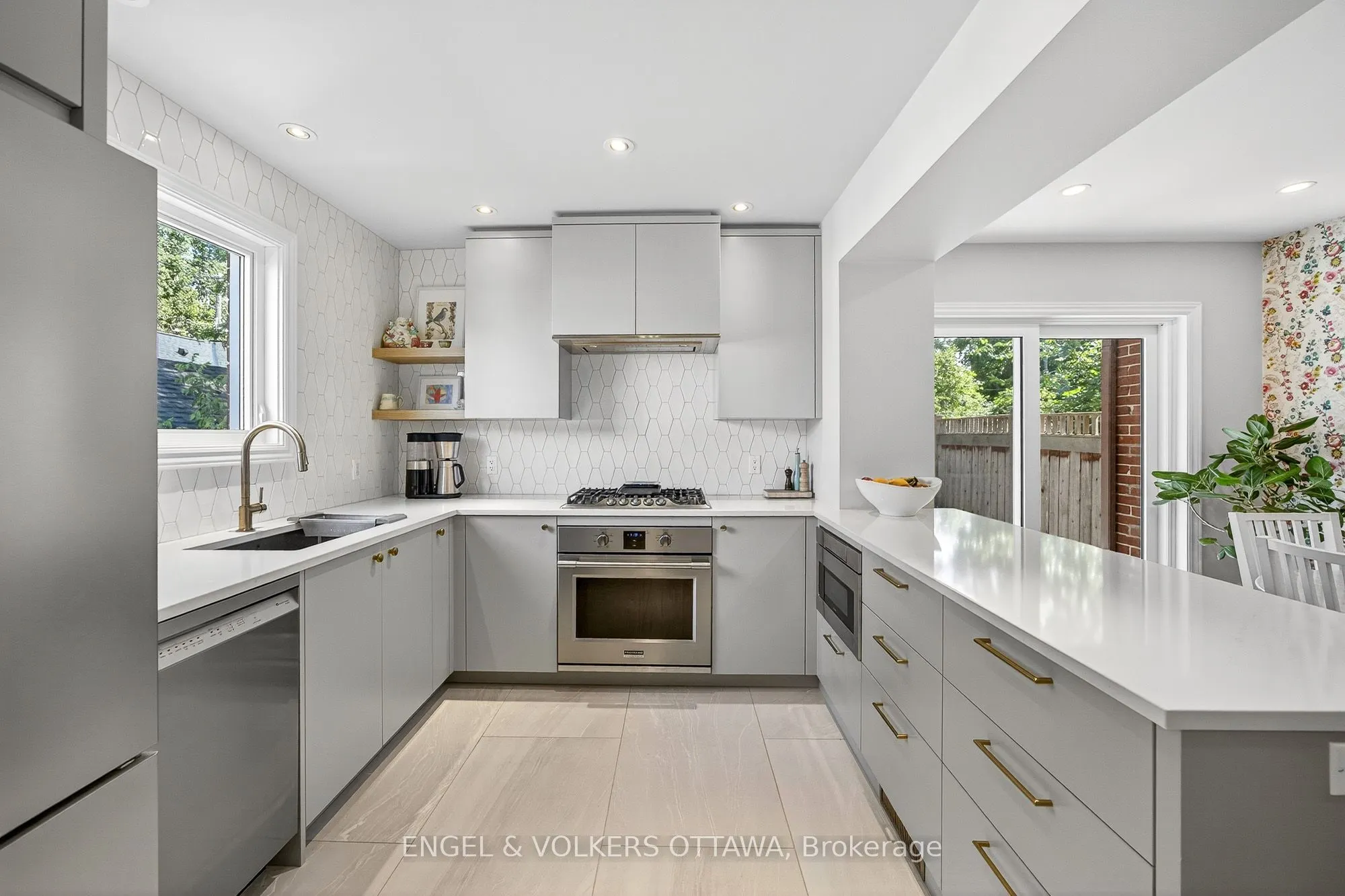 557 Roosevelt Avenue