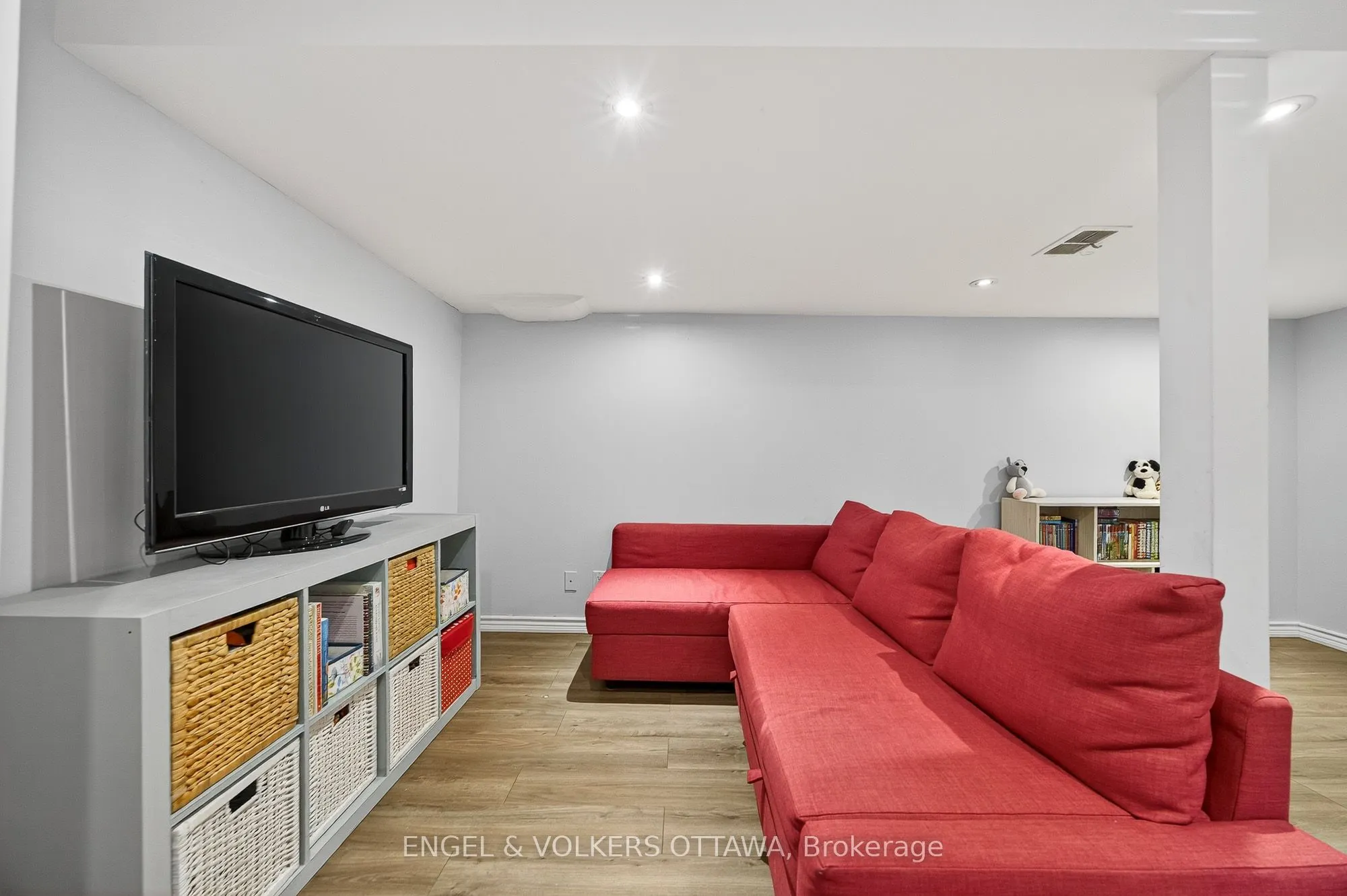 557 Roosevelt Avenue