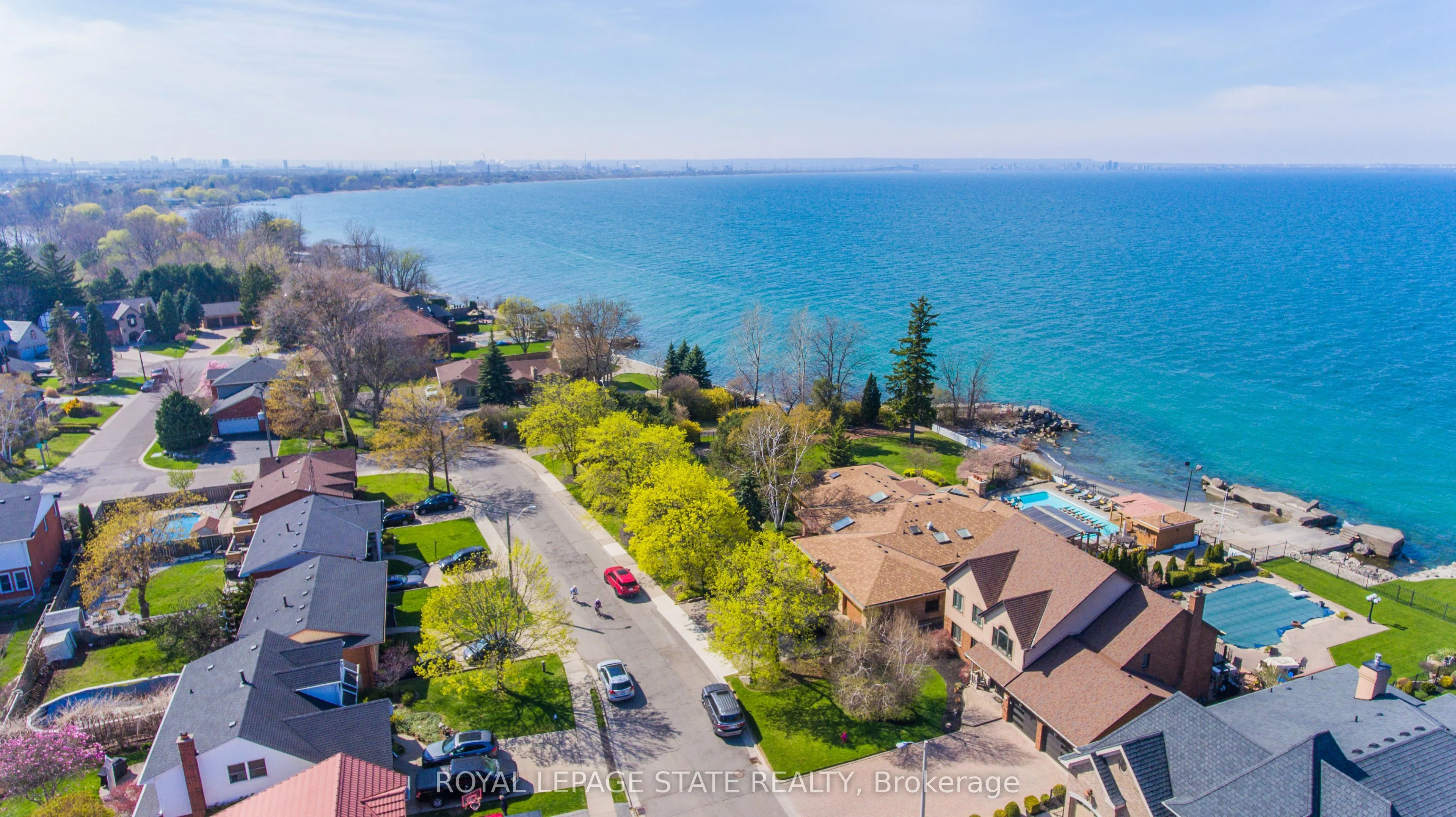 7 Lakegate Drive
