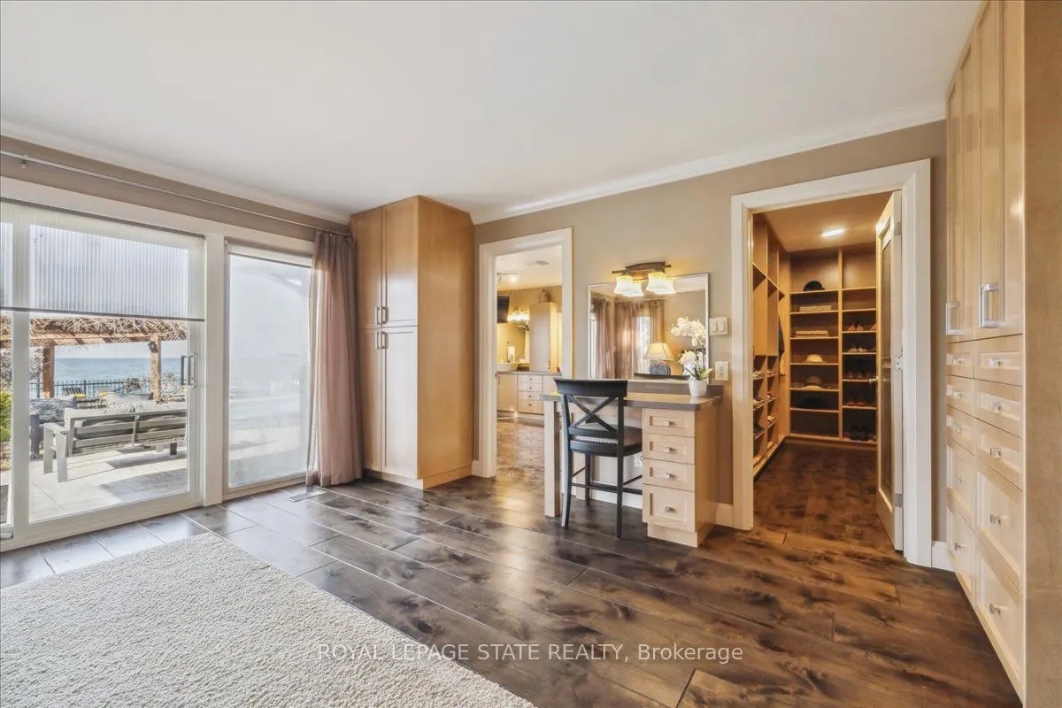 7 Lakegate Drive