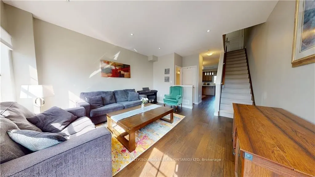 94 Robert Peel Road, #UPPER