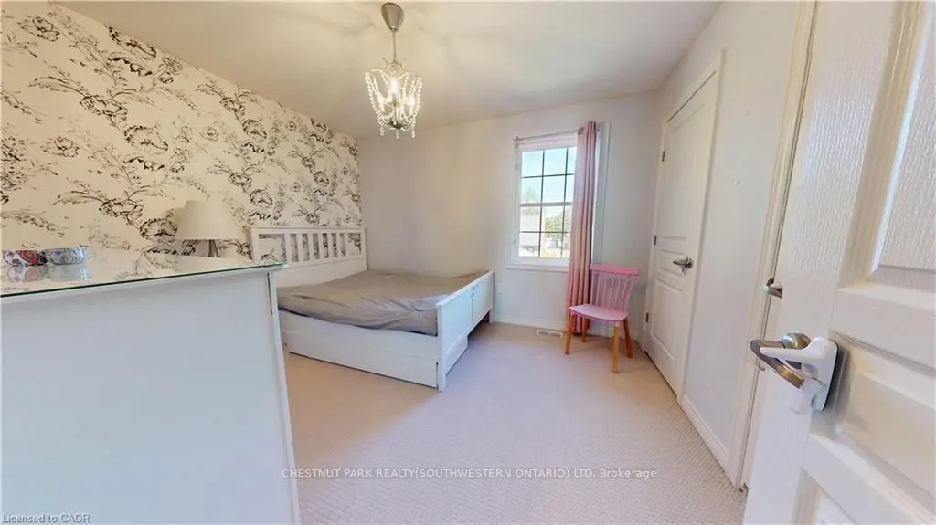 94 Robert Peel Road, #UPPER