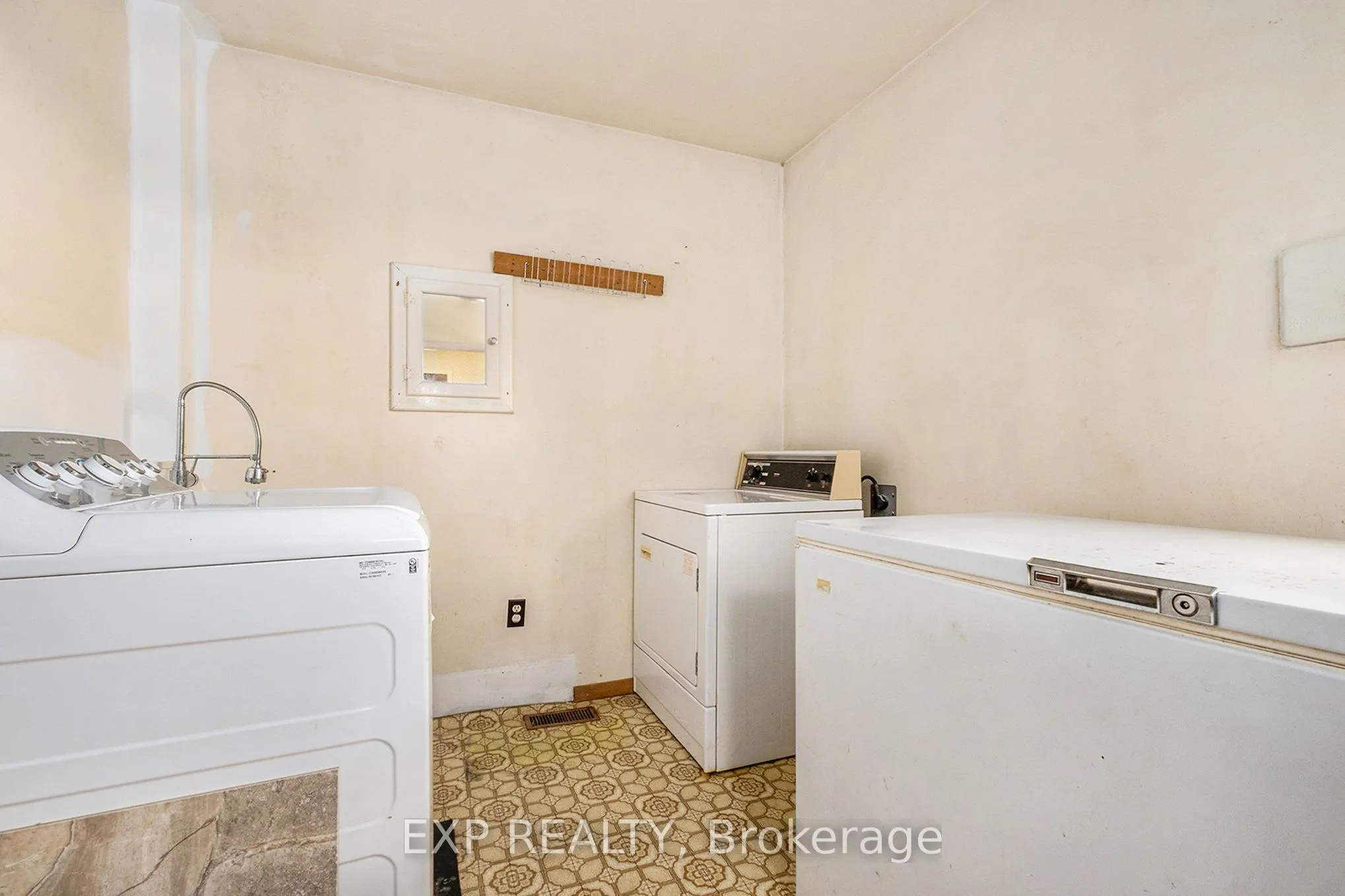 18873 KENYON CONCESSION 5 Road