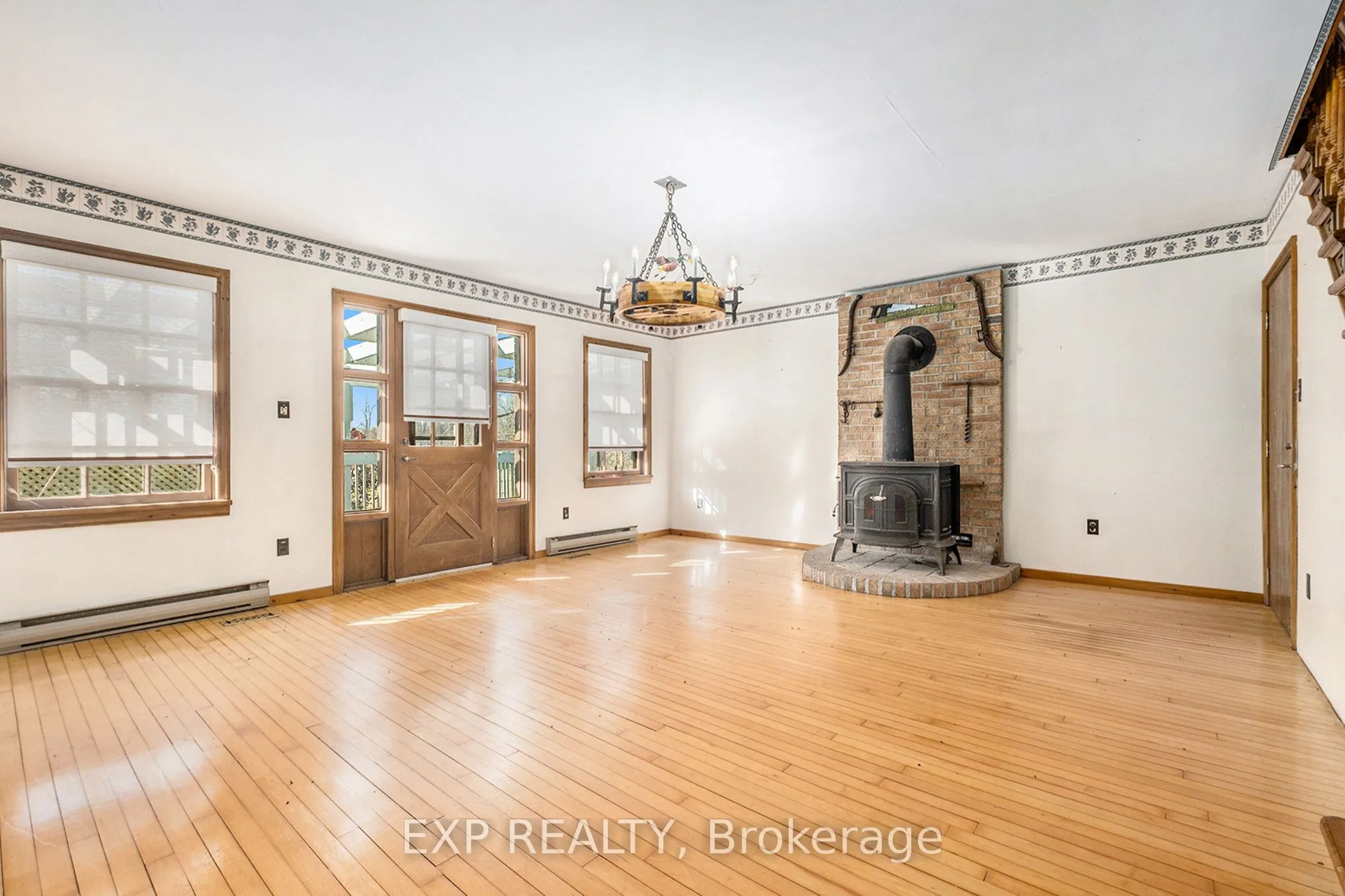 18873 KENYON CONCESSION 5 Road