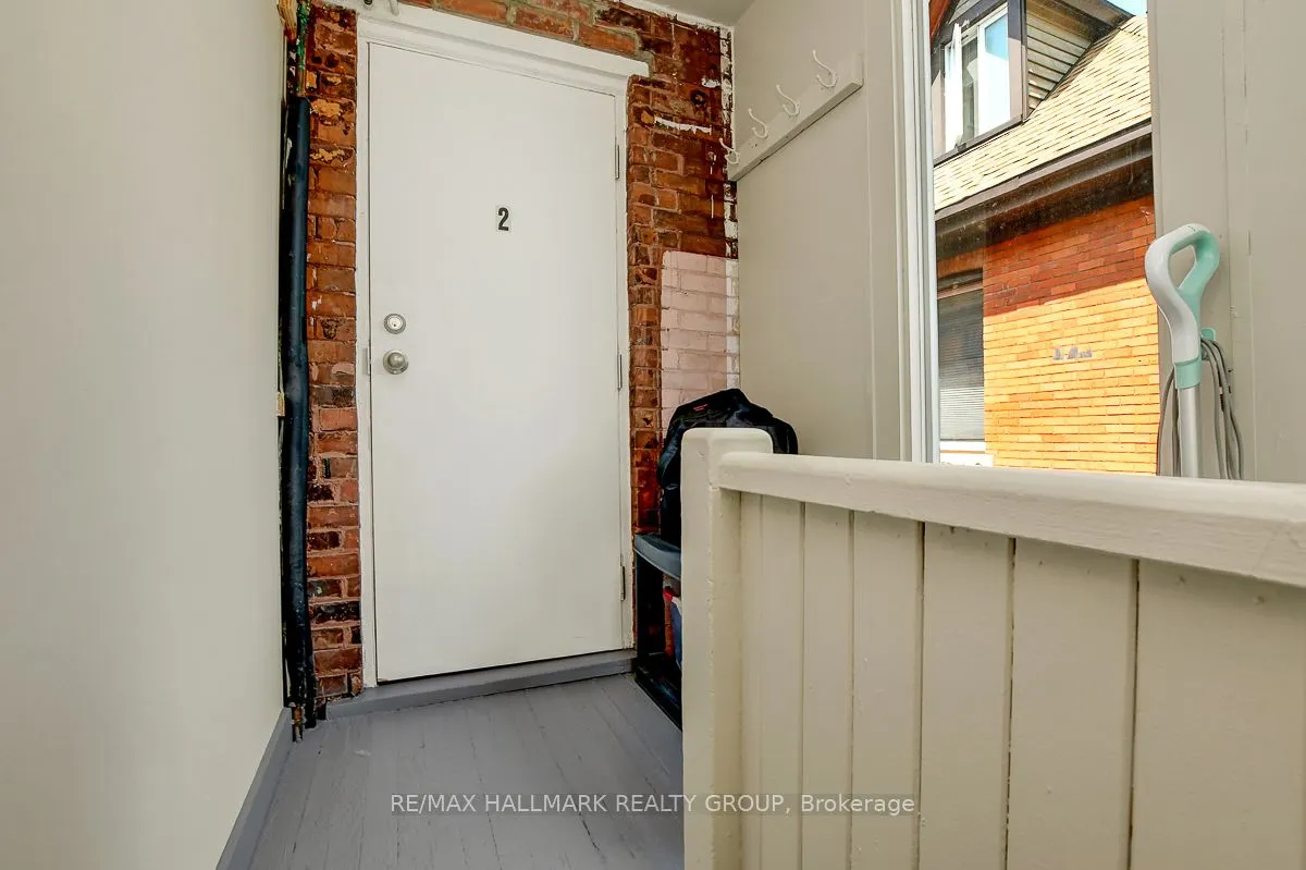 120 Strathcona Avenue S