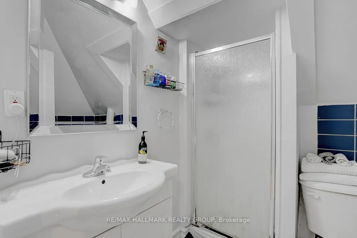 120 Strathcona Avenue S