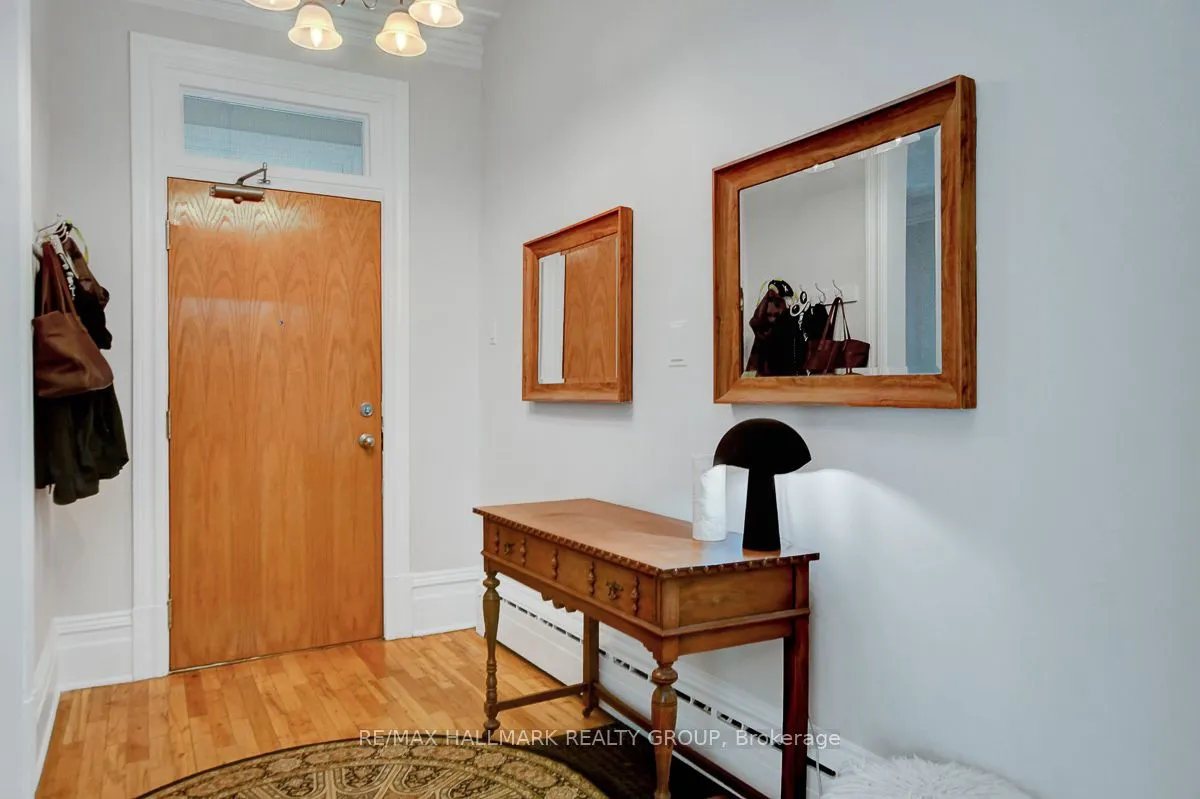 120 Strathcona Avenue S