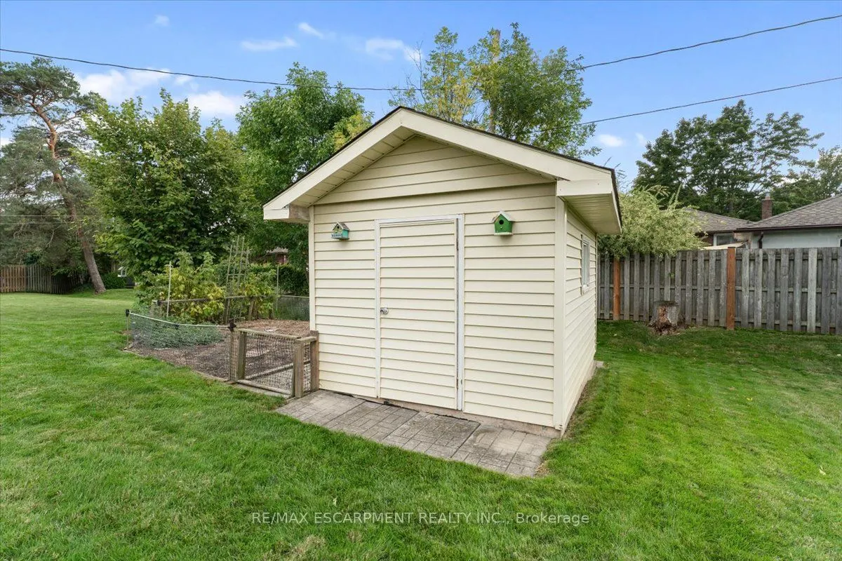 87 Loyalist Drive