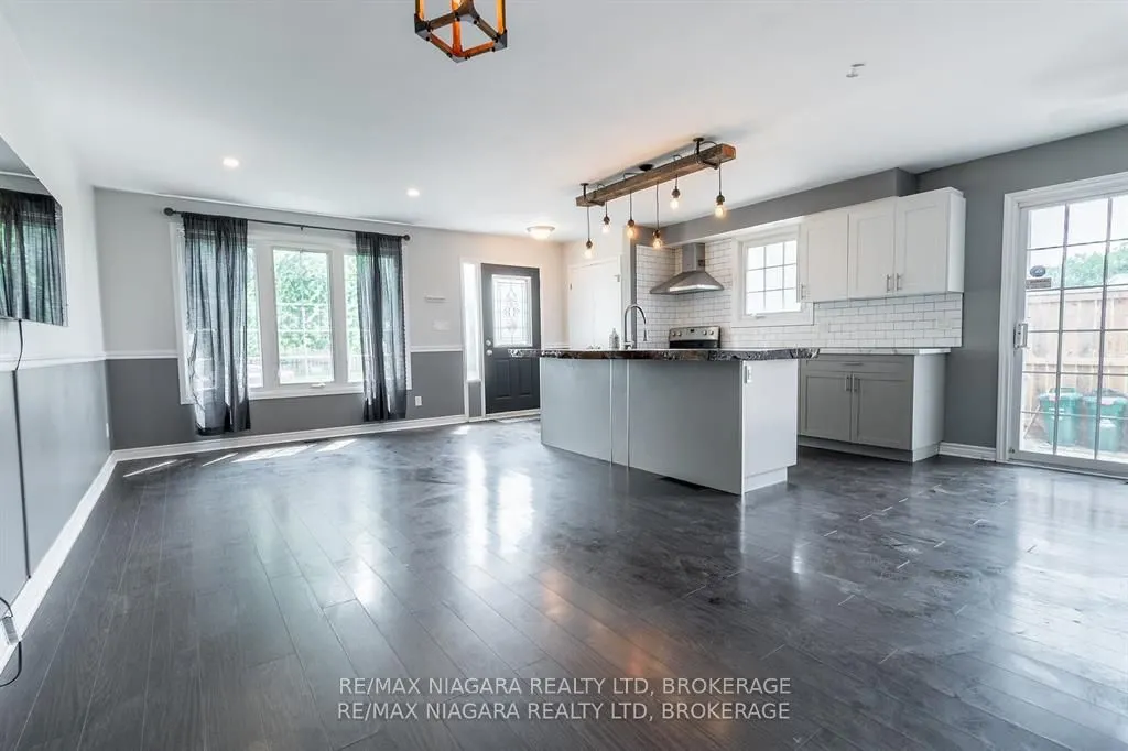 49 AUTUMN Place