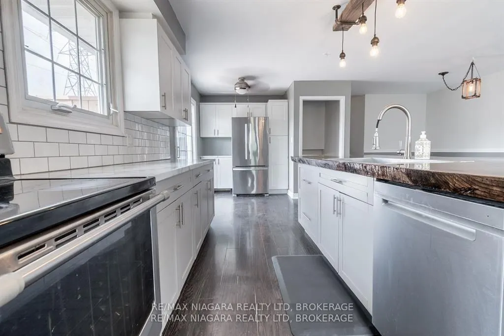 49 AUTUMN Place