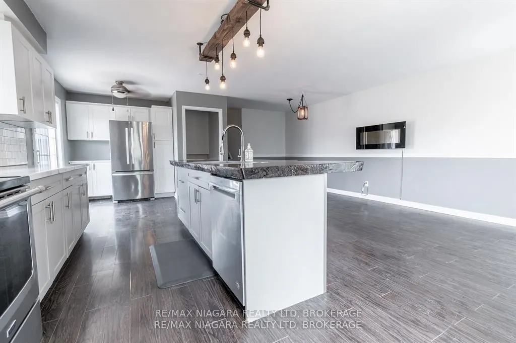 49 AUTUMN Place
