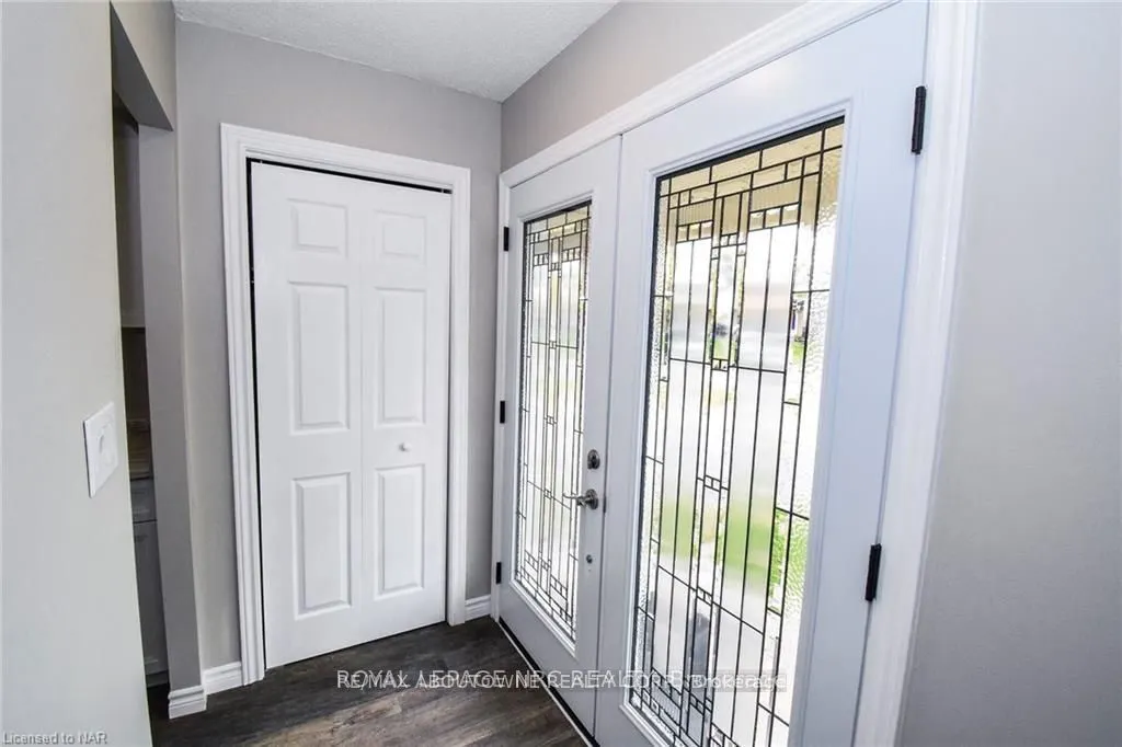 7 Dianne upper bedrm Drive