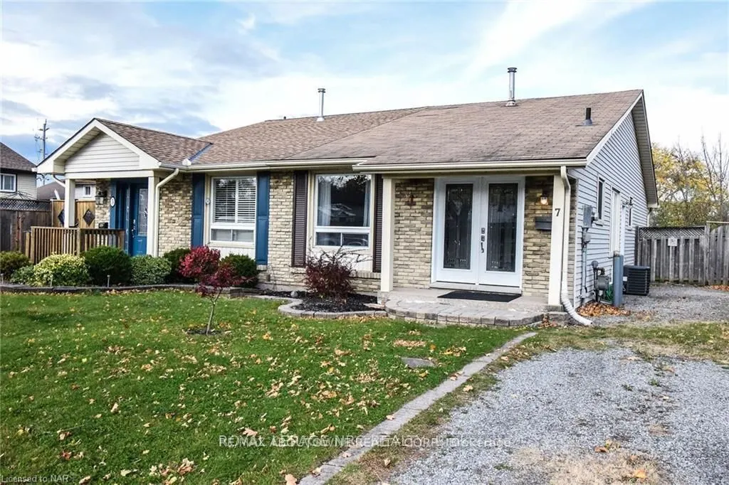 7 Dianne upper bedrm Drive