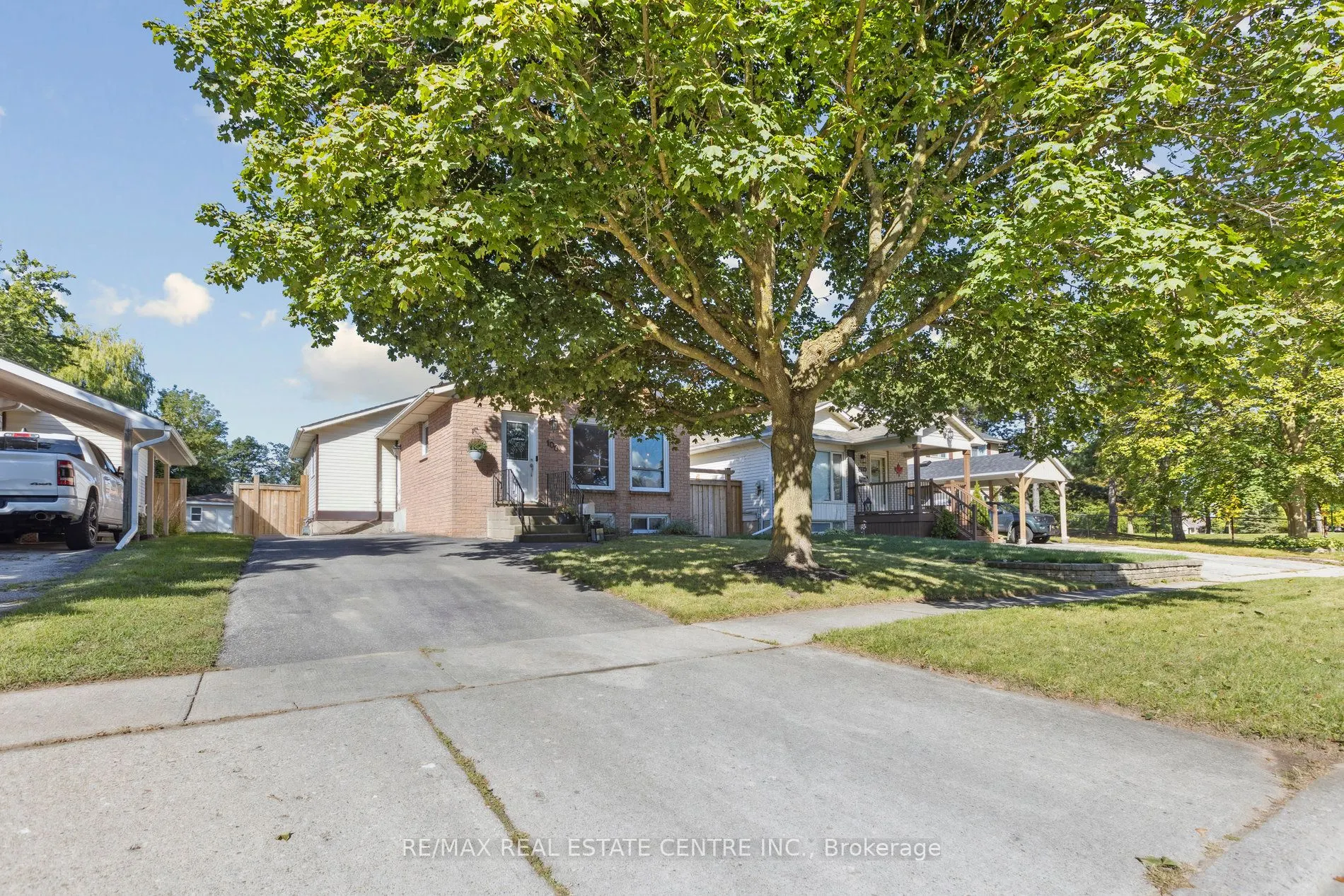 100 Angela Crescent