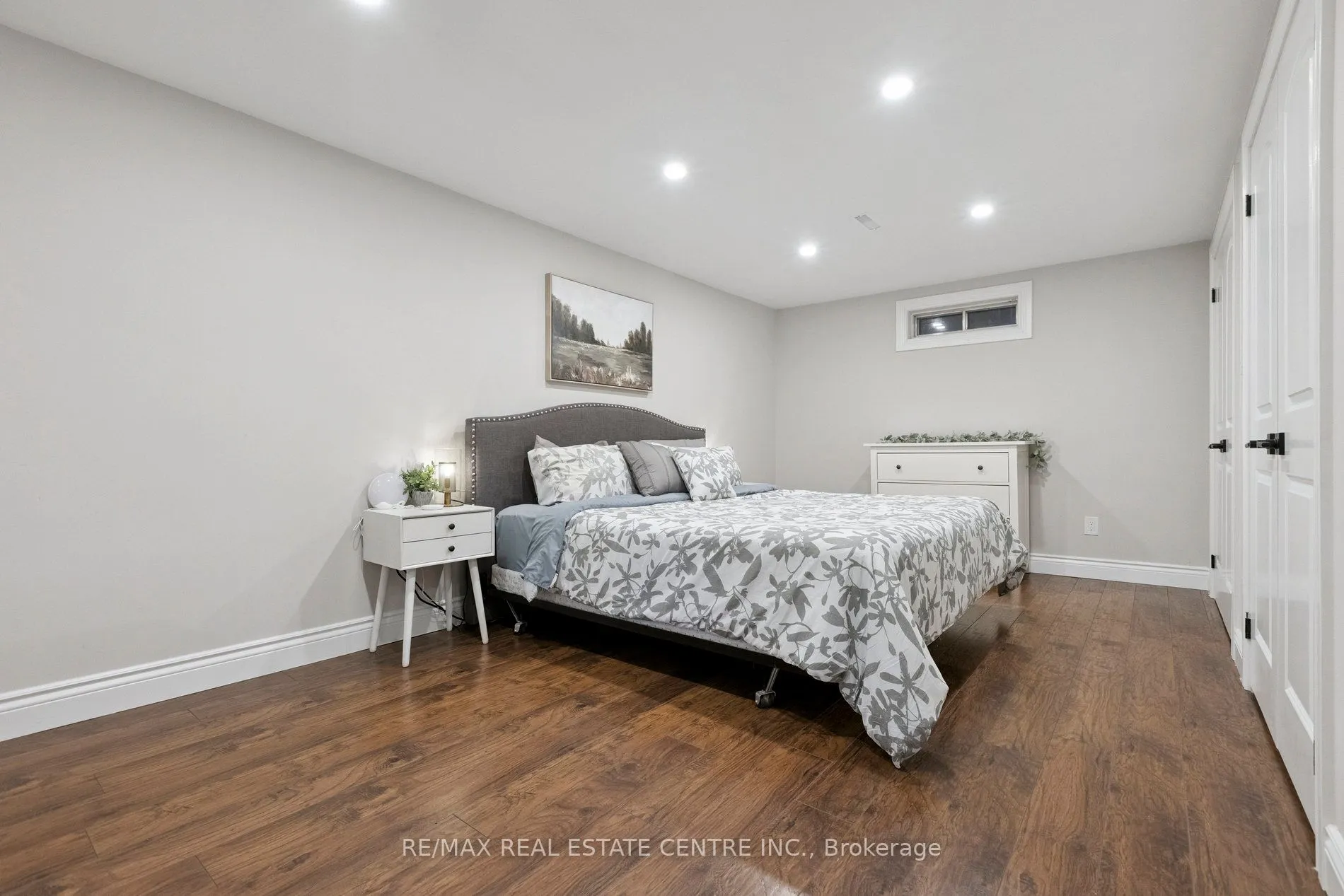 100 Angela Crescent