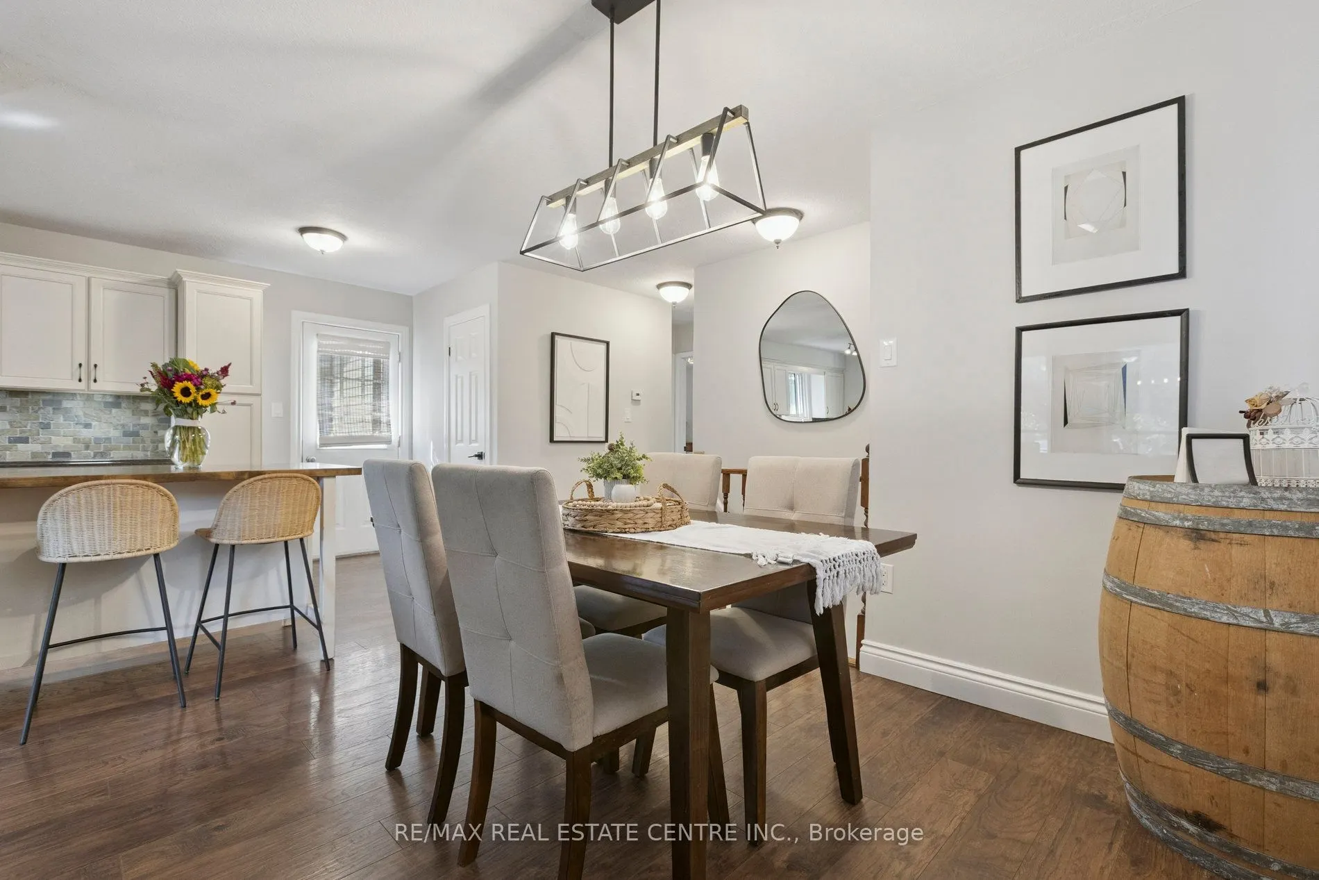 100 Angela Crescent
