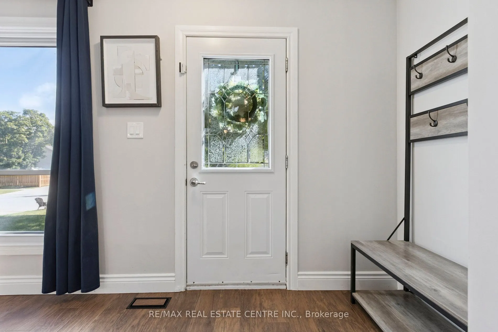100 Angela Crescent
