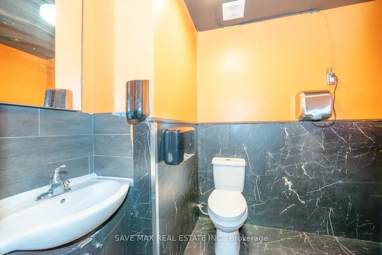 466 Merritt Street, #4