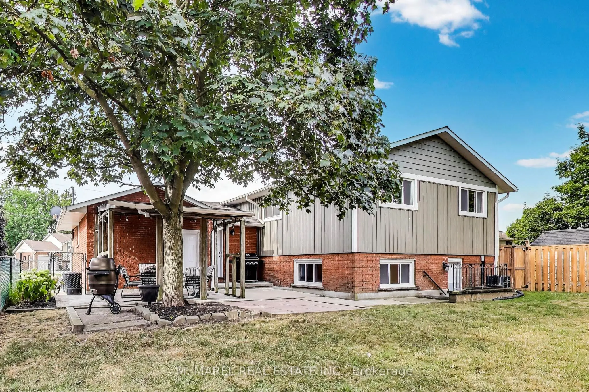 9 Brooks Circle