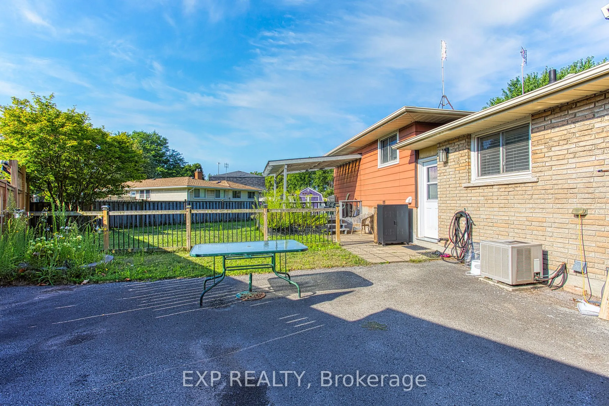 4453 Meadowvale Drive, #Lower