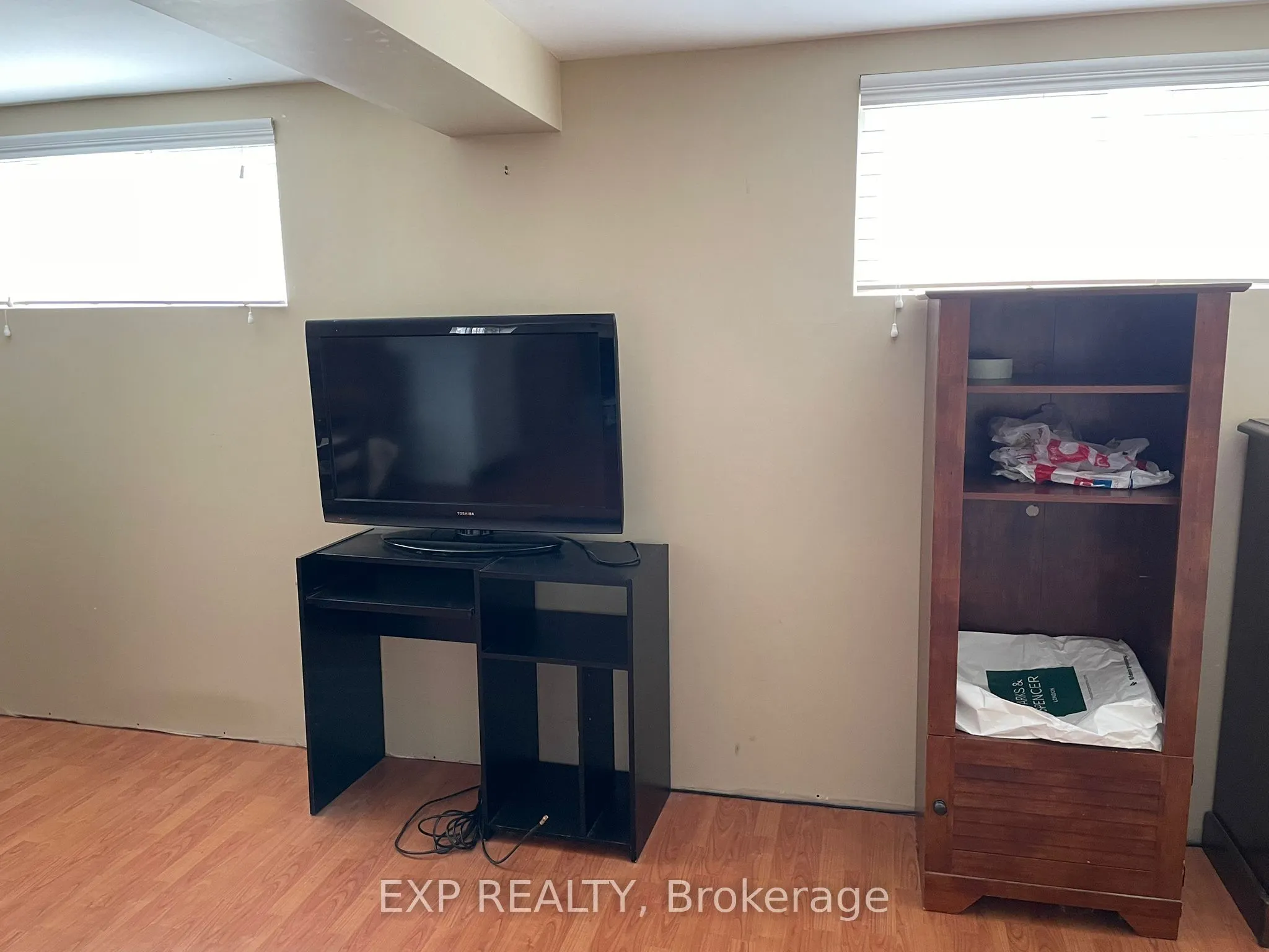 4453 Meadowvale Drive, #Lower