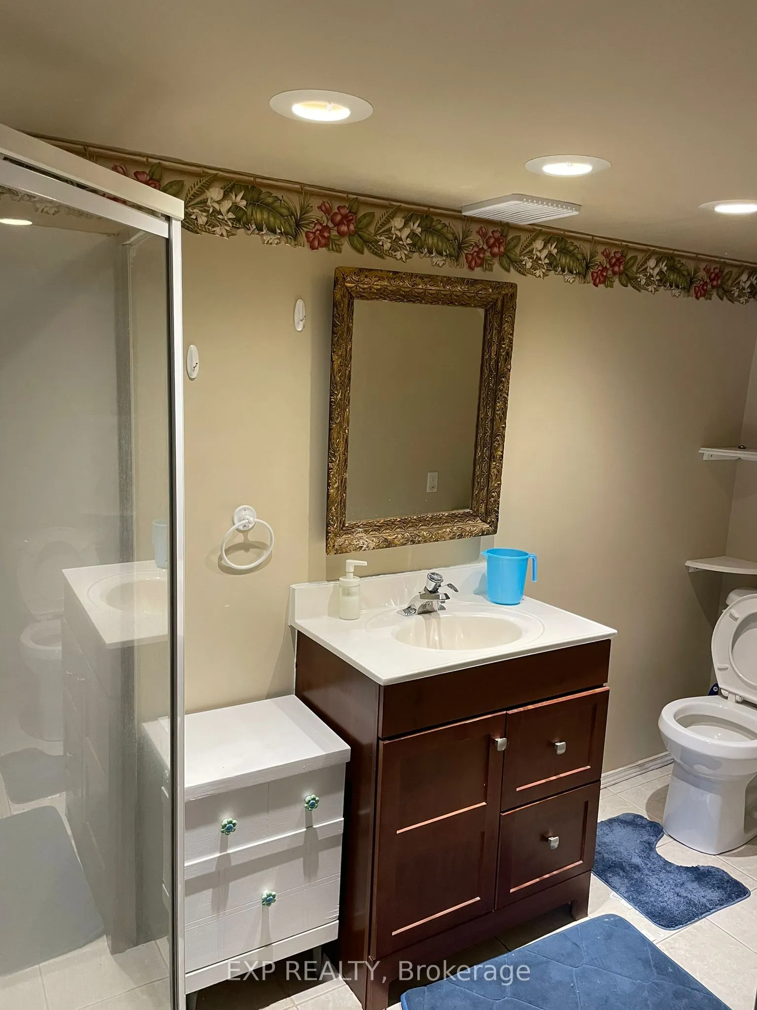 4453 Meadowvale Drive, #Lower