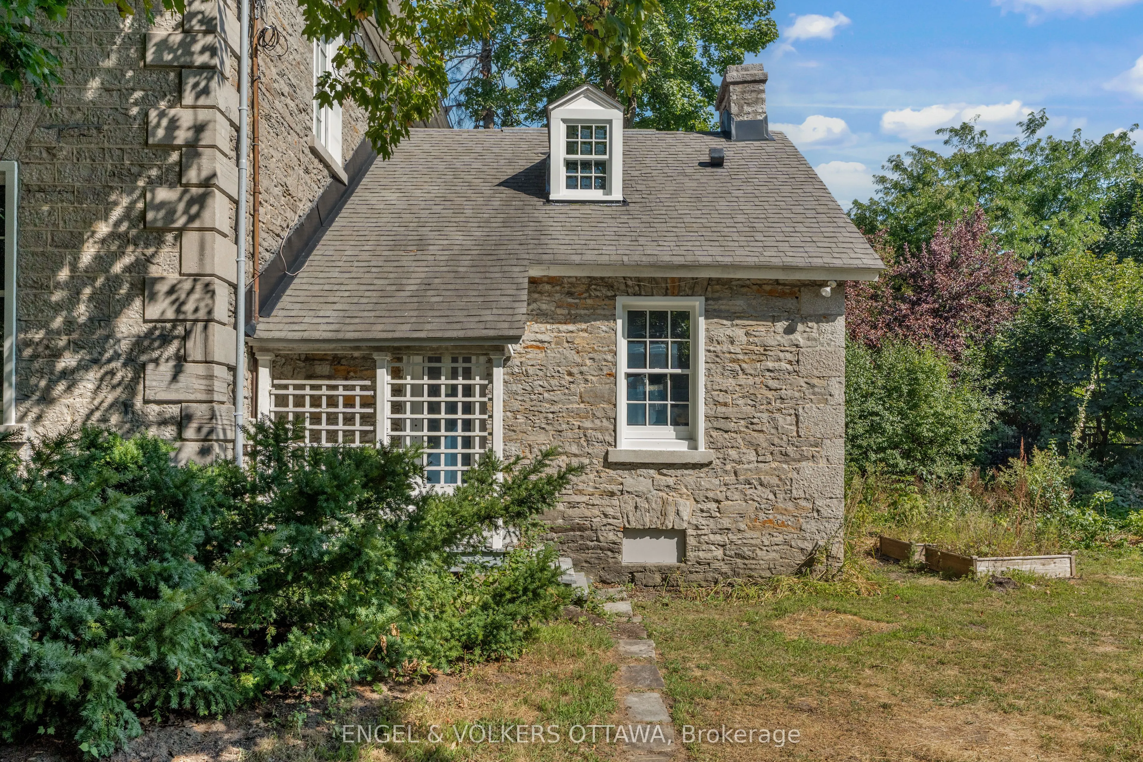 71 Thomas Street