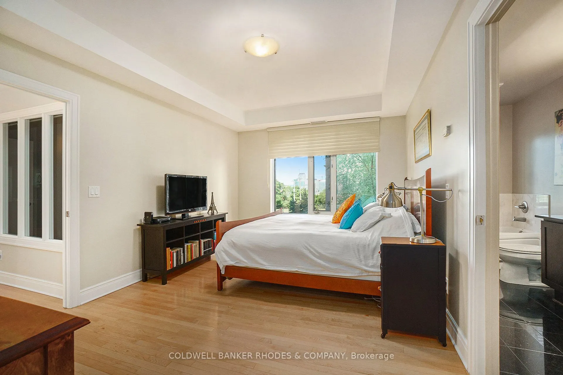 95 Bronson Avenue, #401