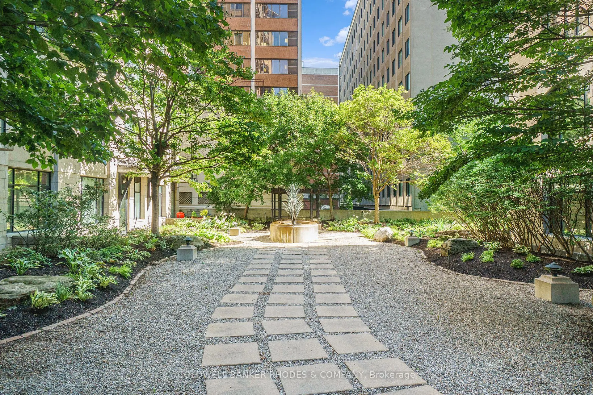 95 Bronson Avenue, #401
