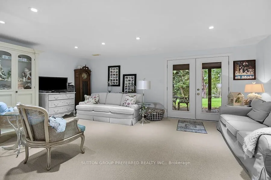 398 Old Riverside Drive, #6
